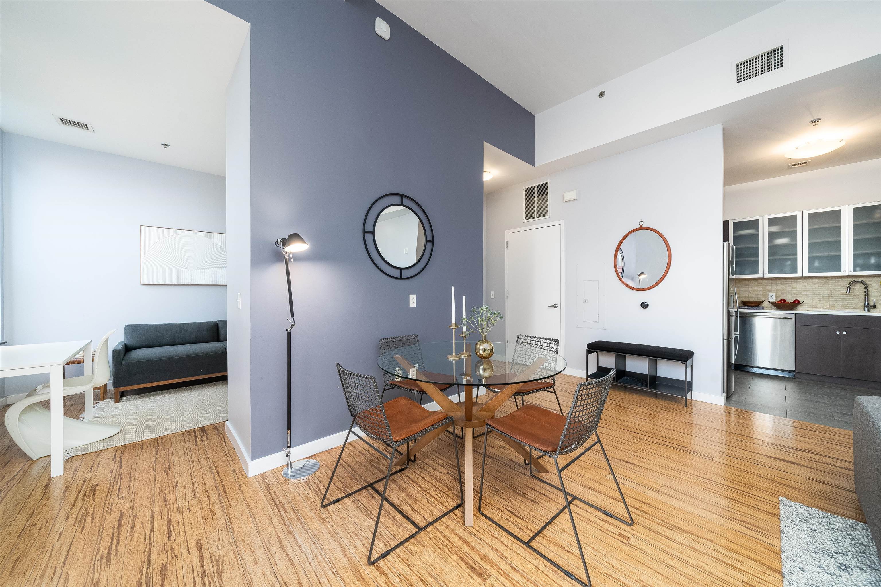 232 PAVONIA AVE Unit: 715
