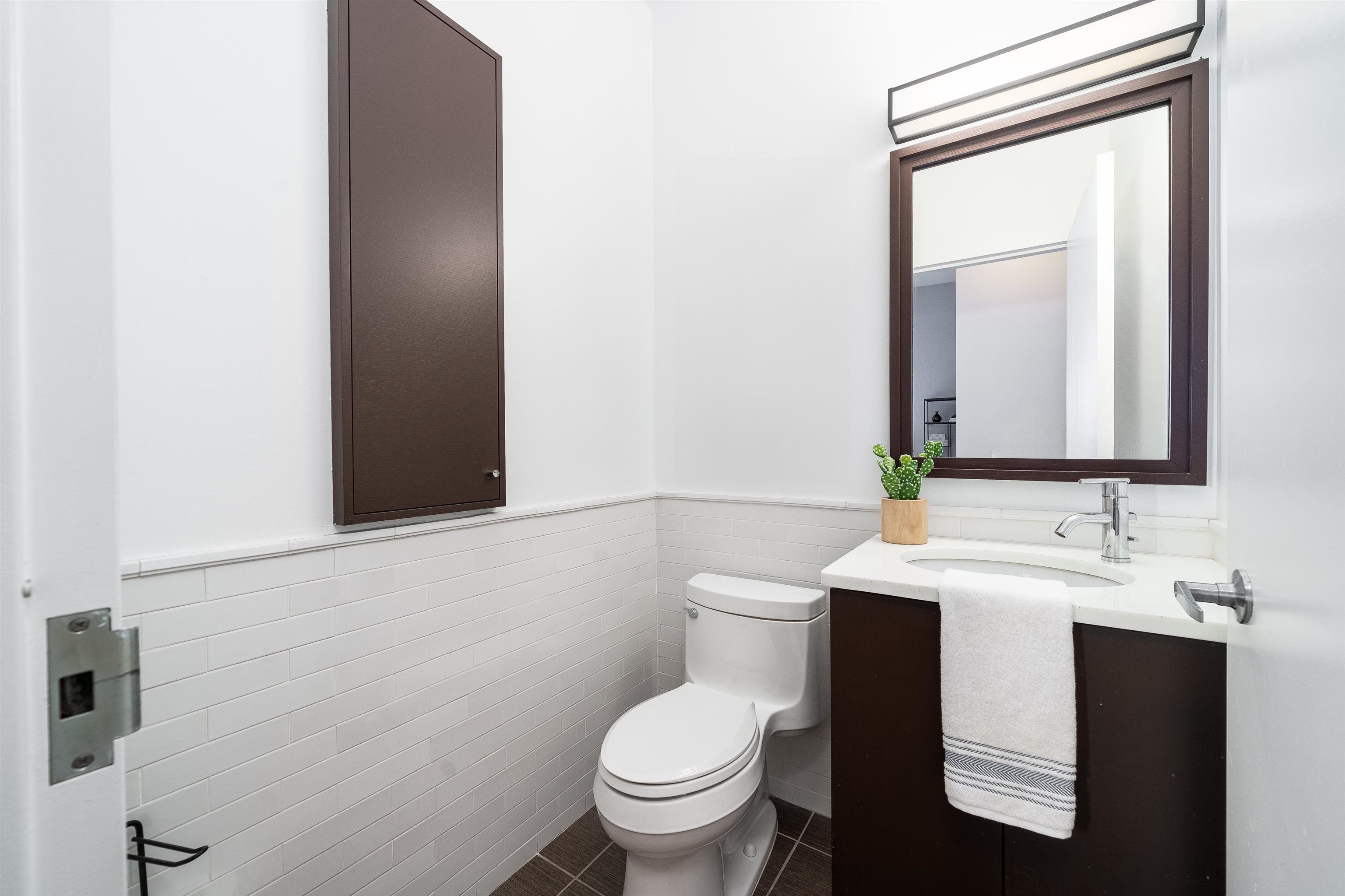 232 PAVONIA AVE Unit: 715