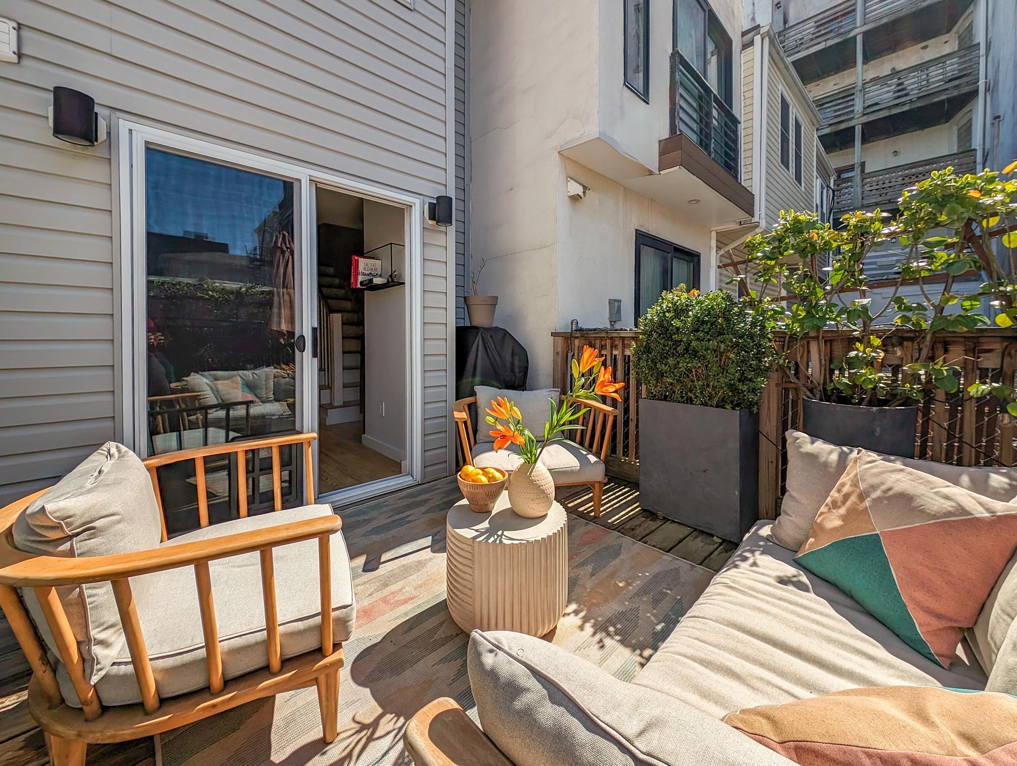 429 MONMOUTH ST