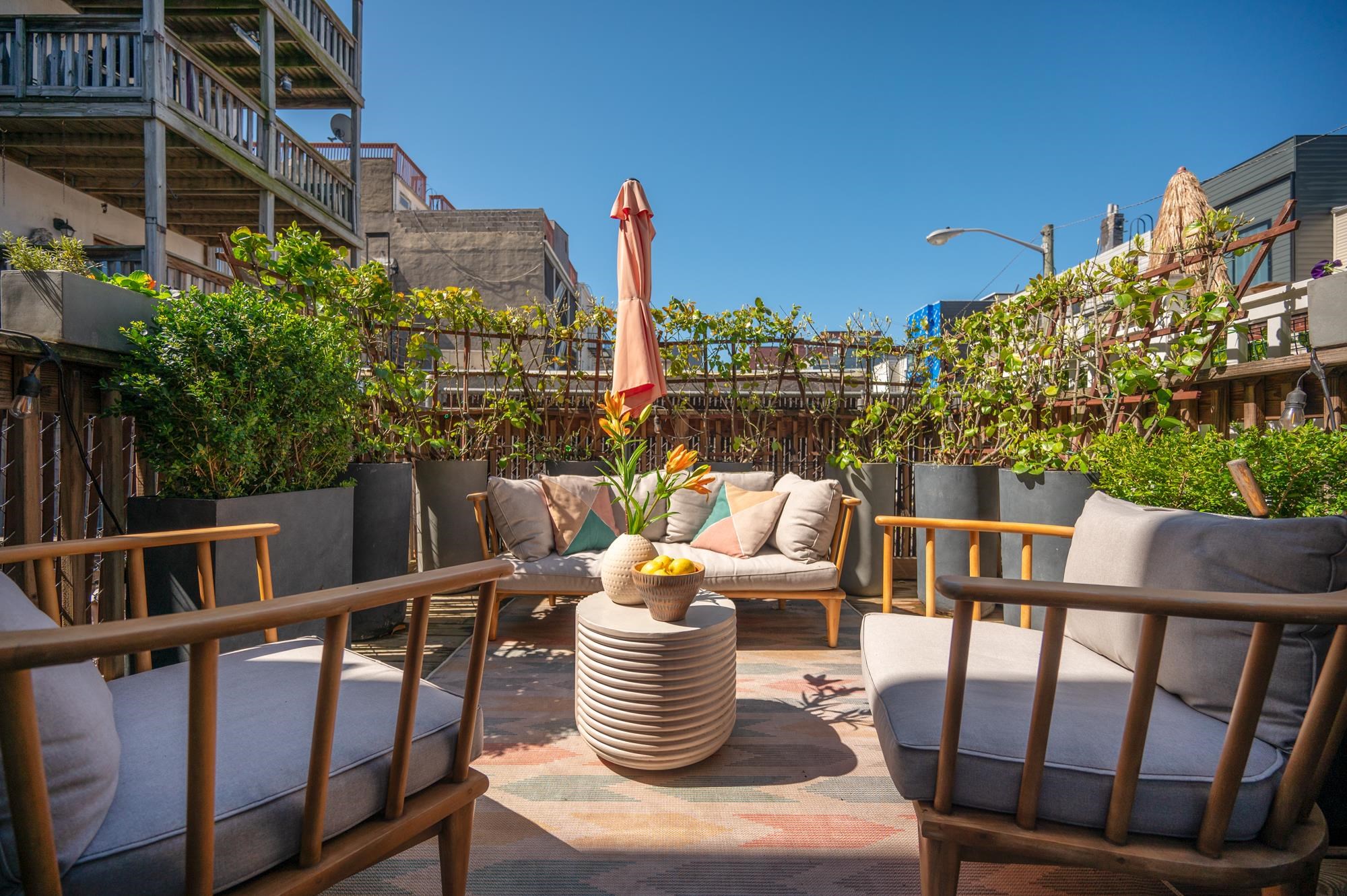 429 MONMOUTH ST
