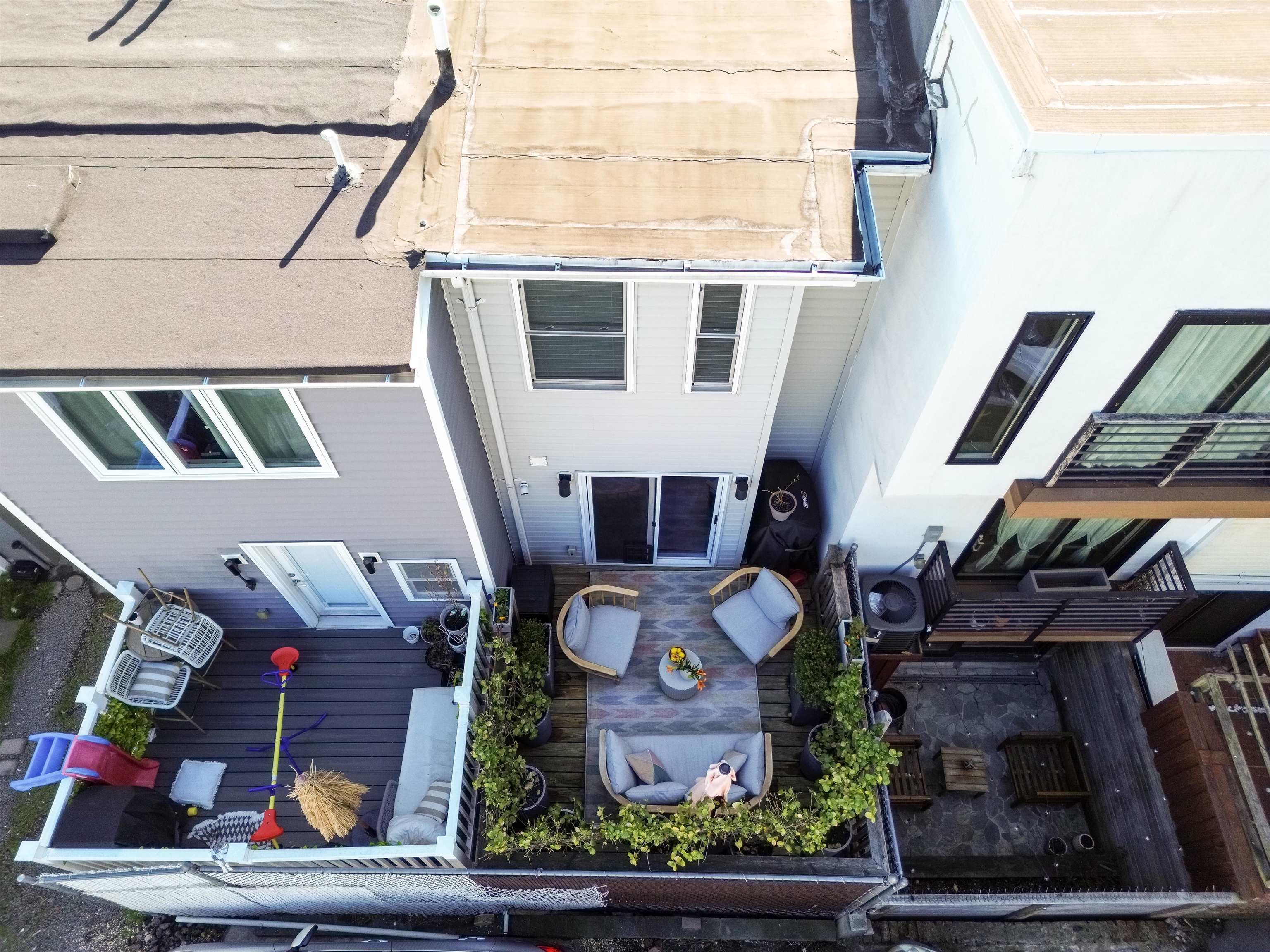 429 MONMOUTH ST