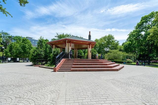 232 PAVONIA AVE Unit: 411