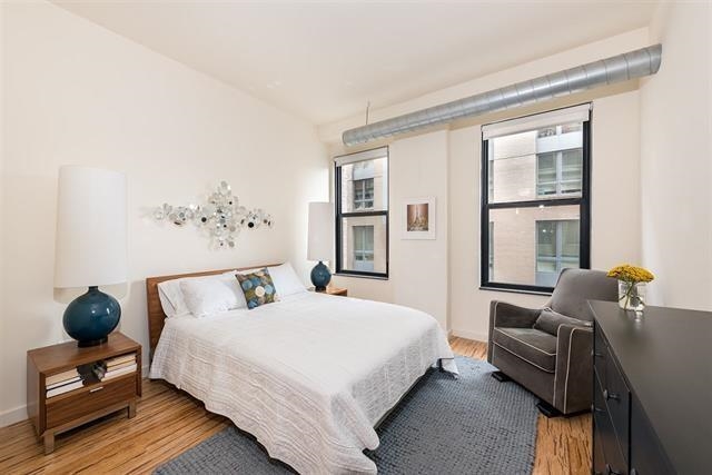 232 PAVONIA AVE Unit: 411