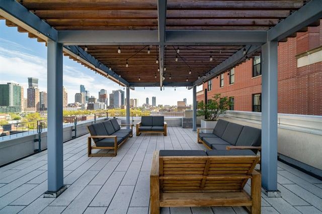 232 PAVONIA AVE Unit: 411