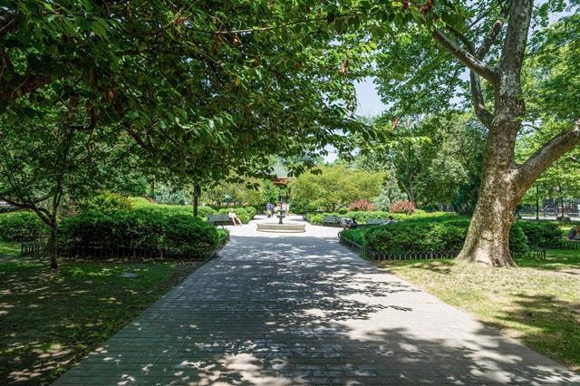 232 PAVONIA AVE Unit: 411