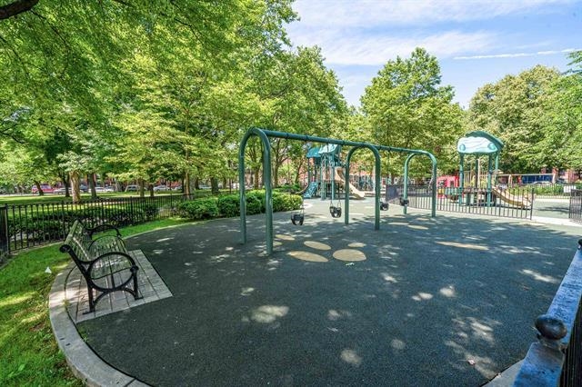 232 PAVONIA AVE Unit: 411