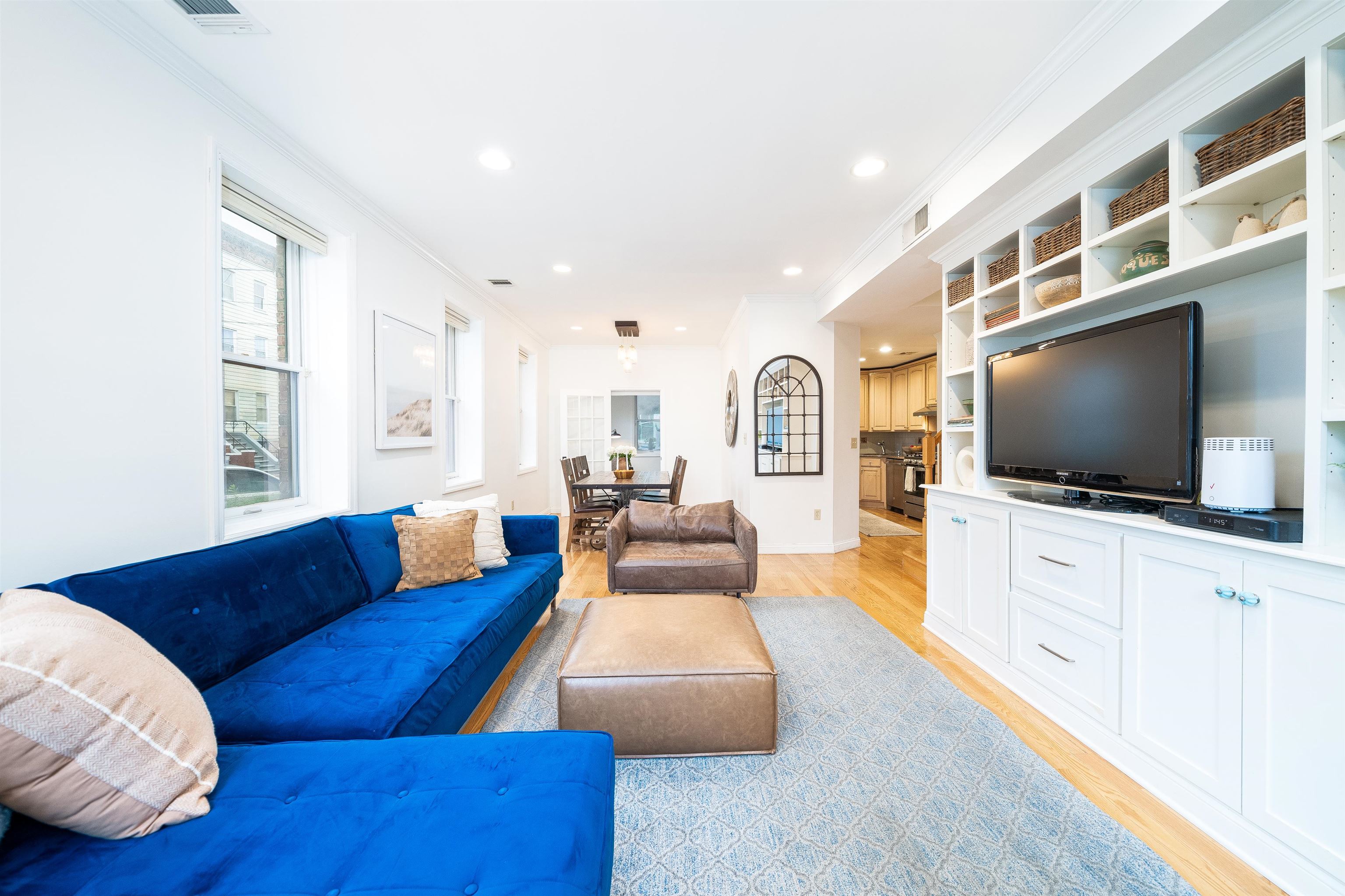 122 COLES ST Unit: 1