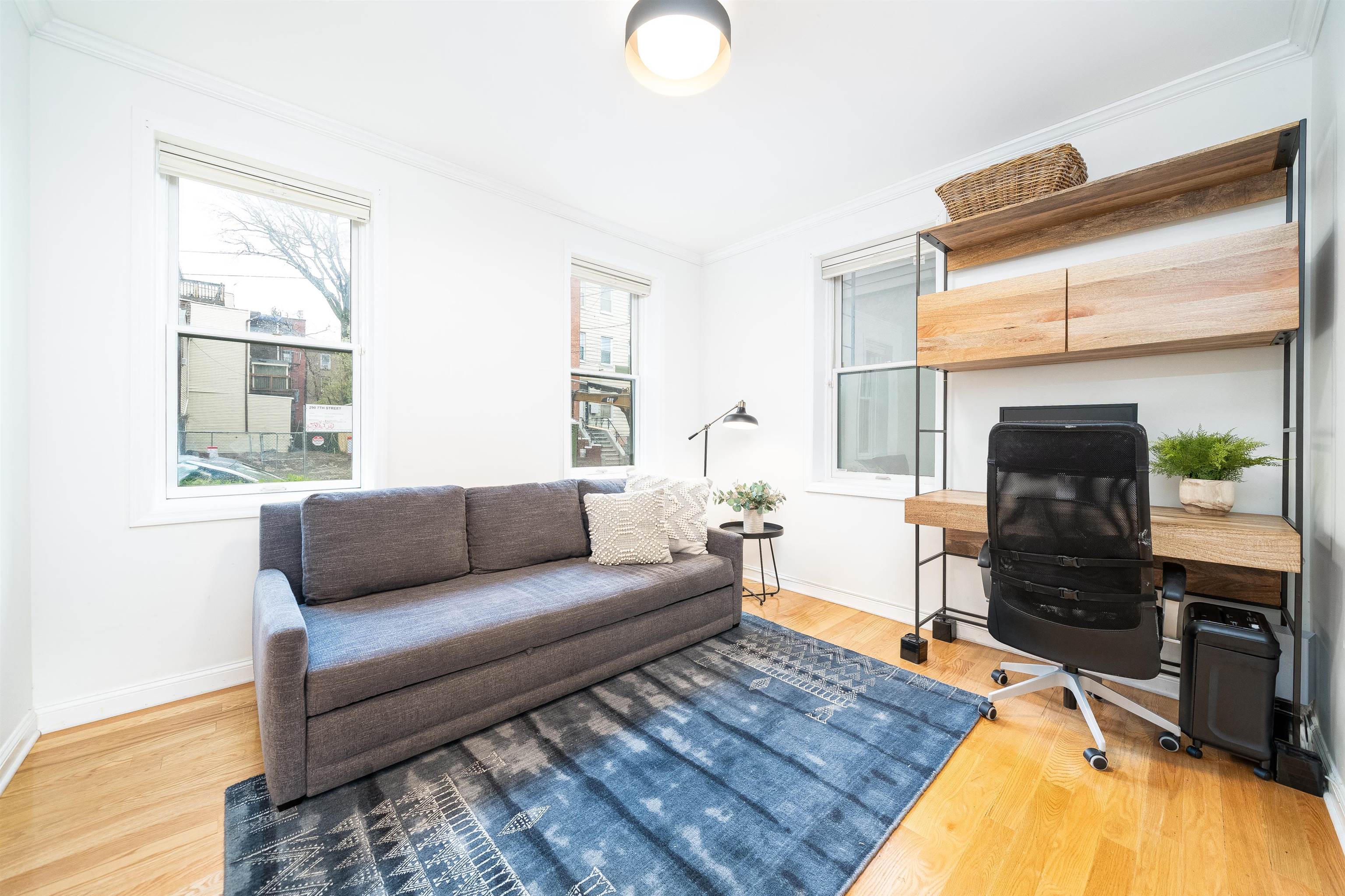 122 COLES ST Unit: 1