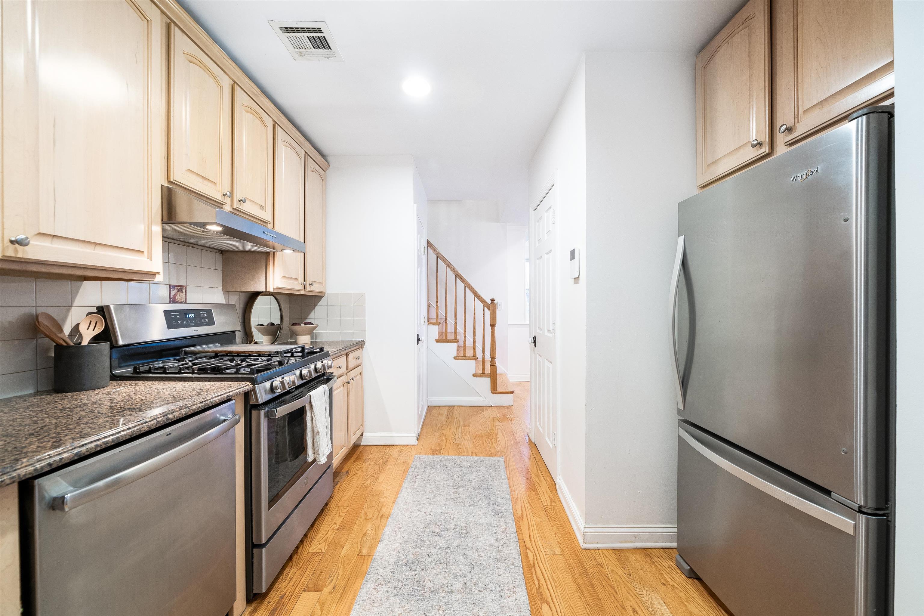 122 COLES ST Unit: 1