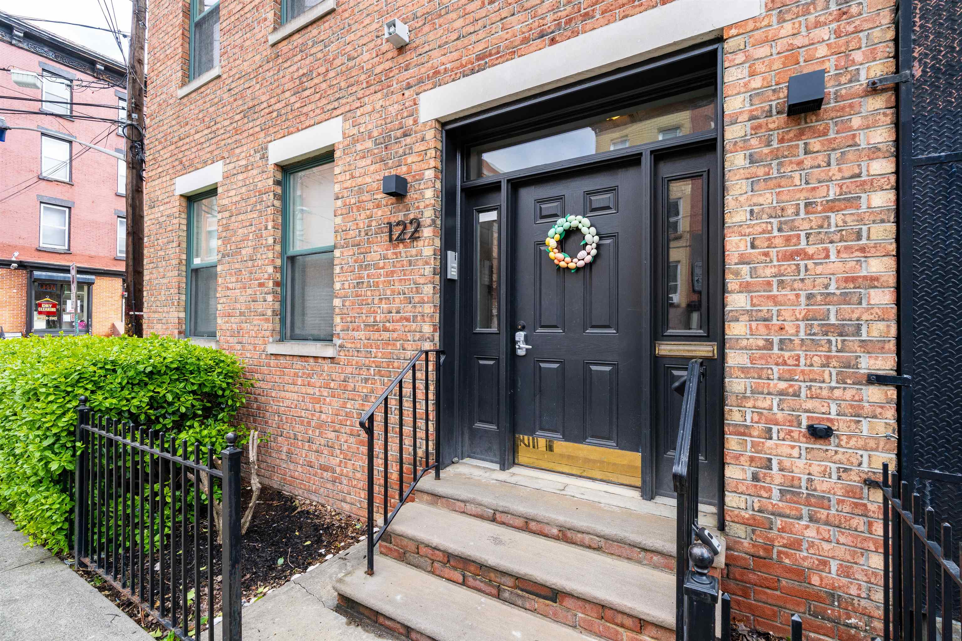 122 COLES ST Unit: 1