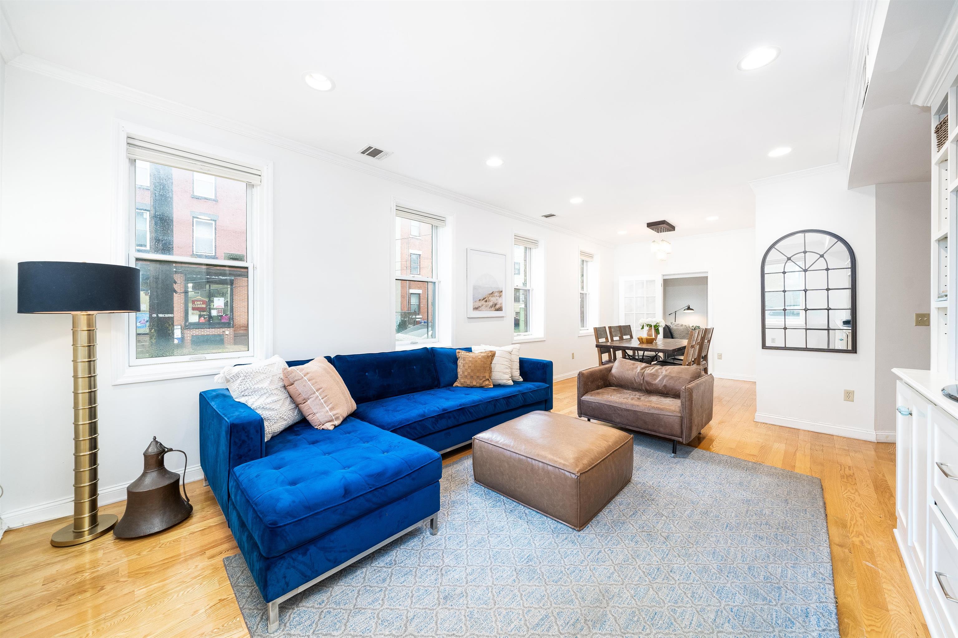 122 COLES ST Unit: 1