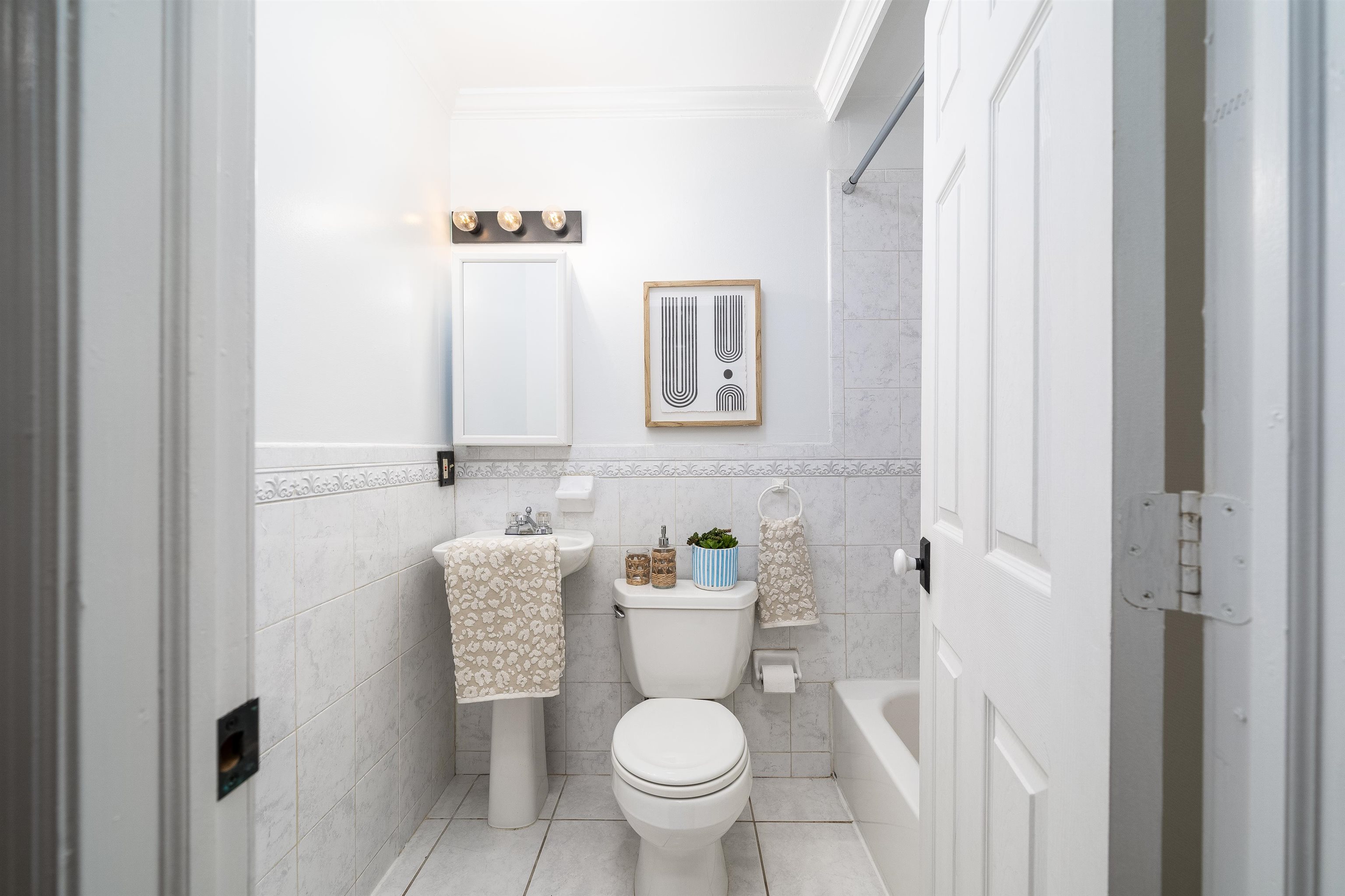 122 COLES ST Unit: 1