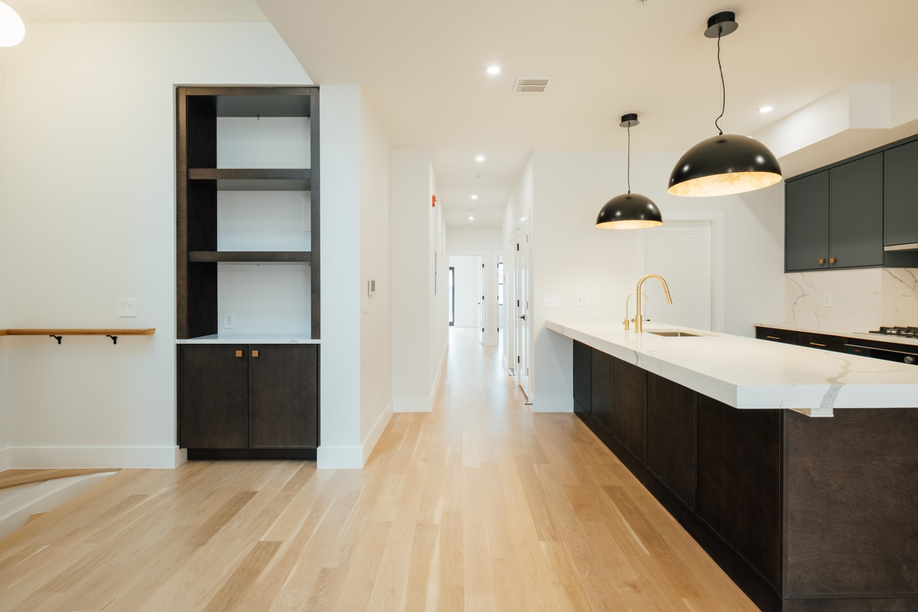 211 5TH ST Unit: 4