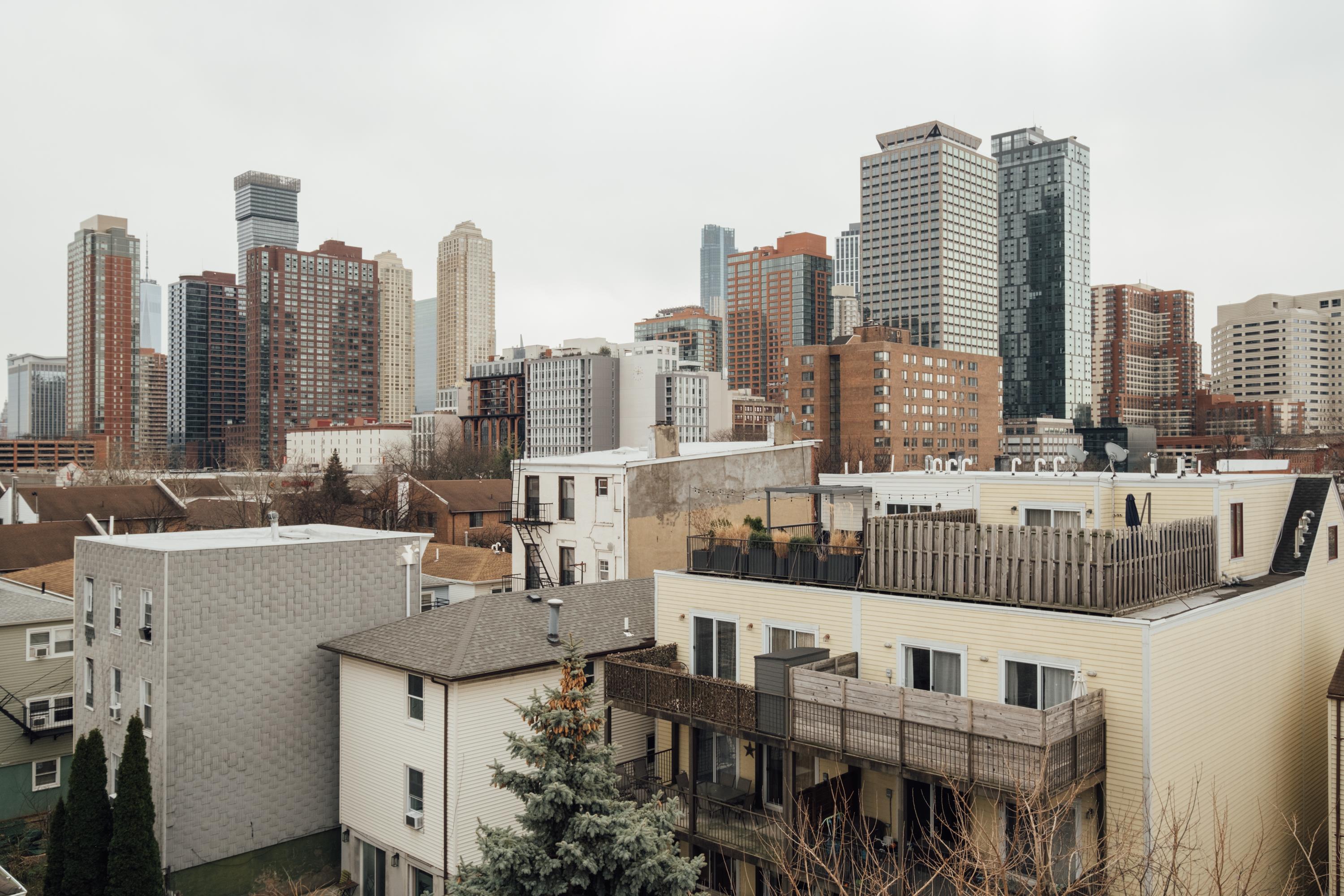 211 5TH ST Unit: 4