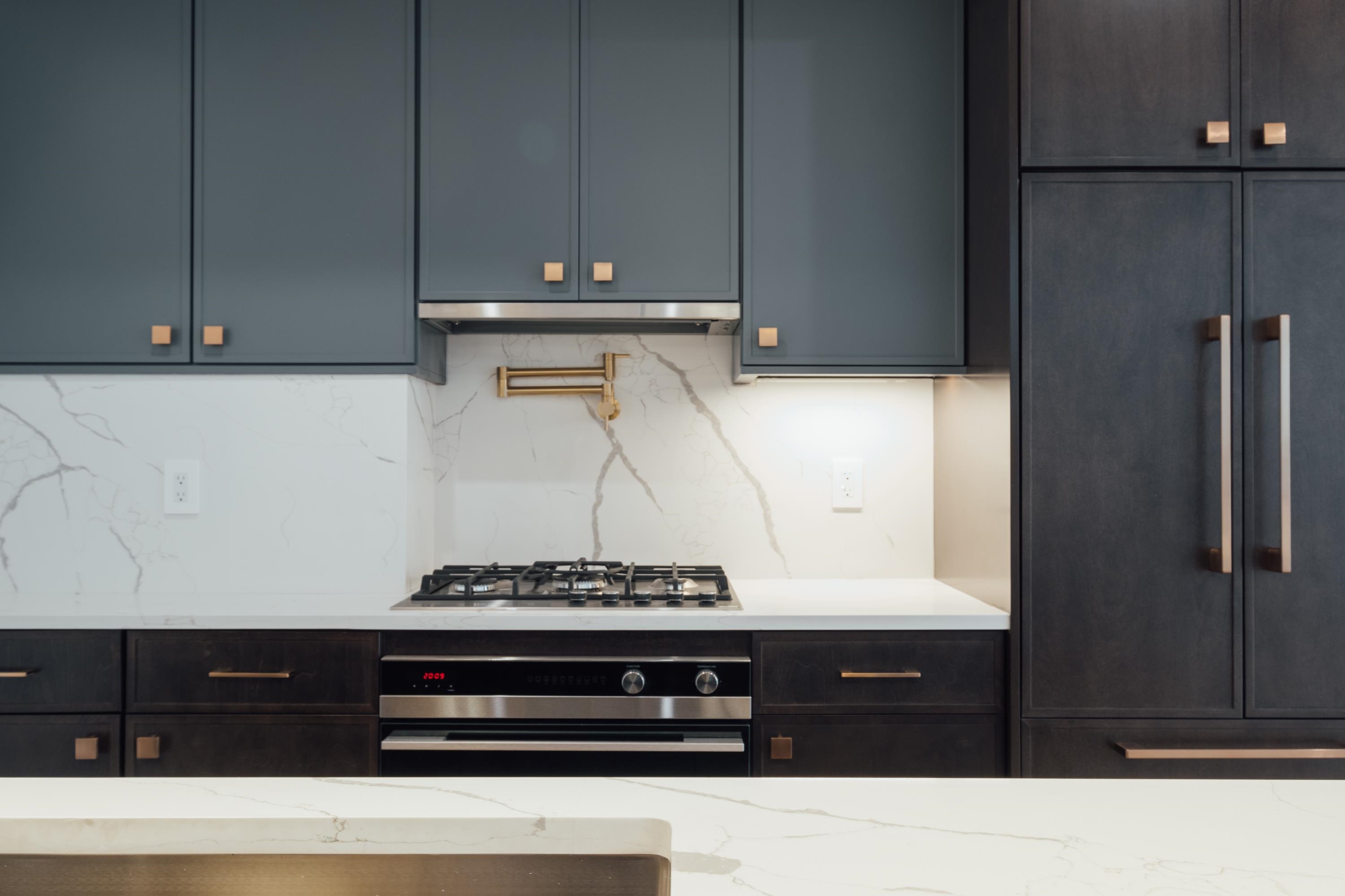 211 5TH ST Unit: 4