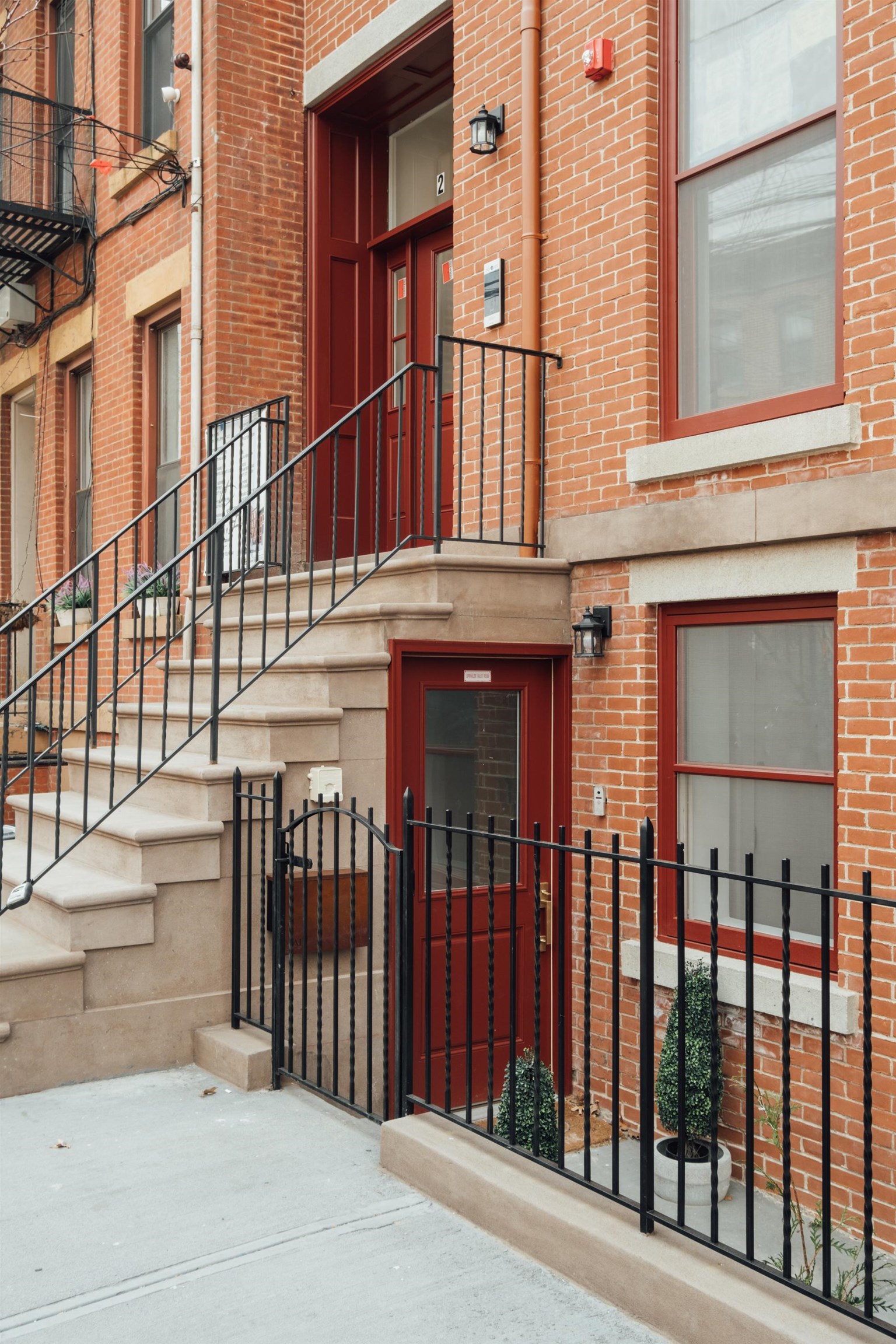 211 5TH ST Unit: 4