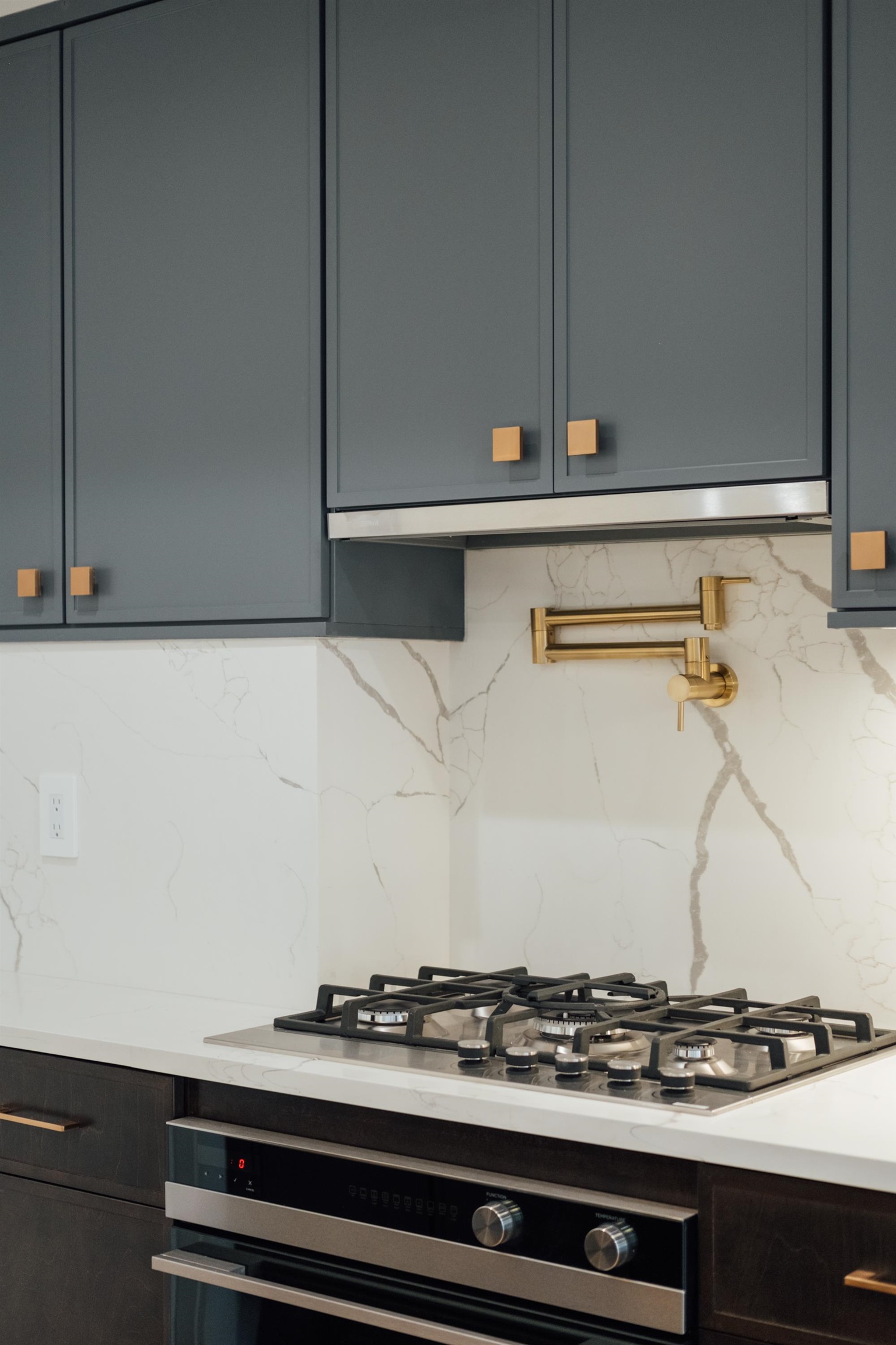 211 5TH ST Unit: 4
