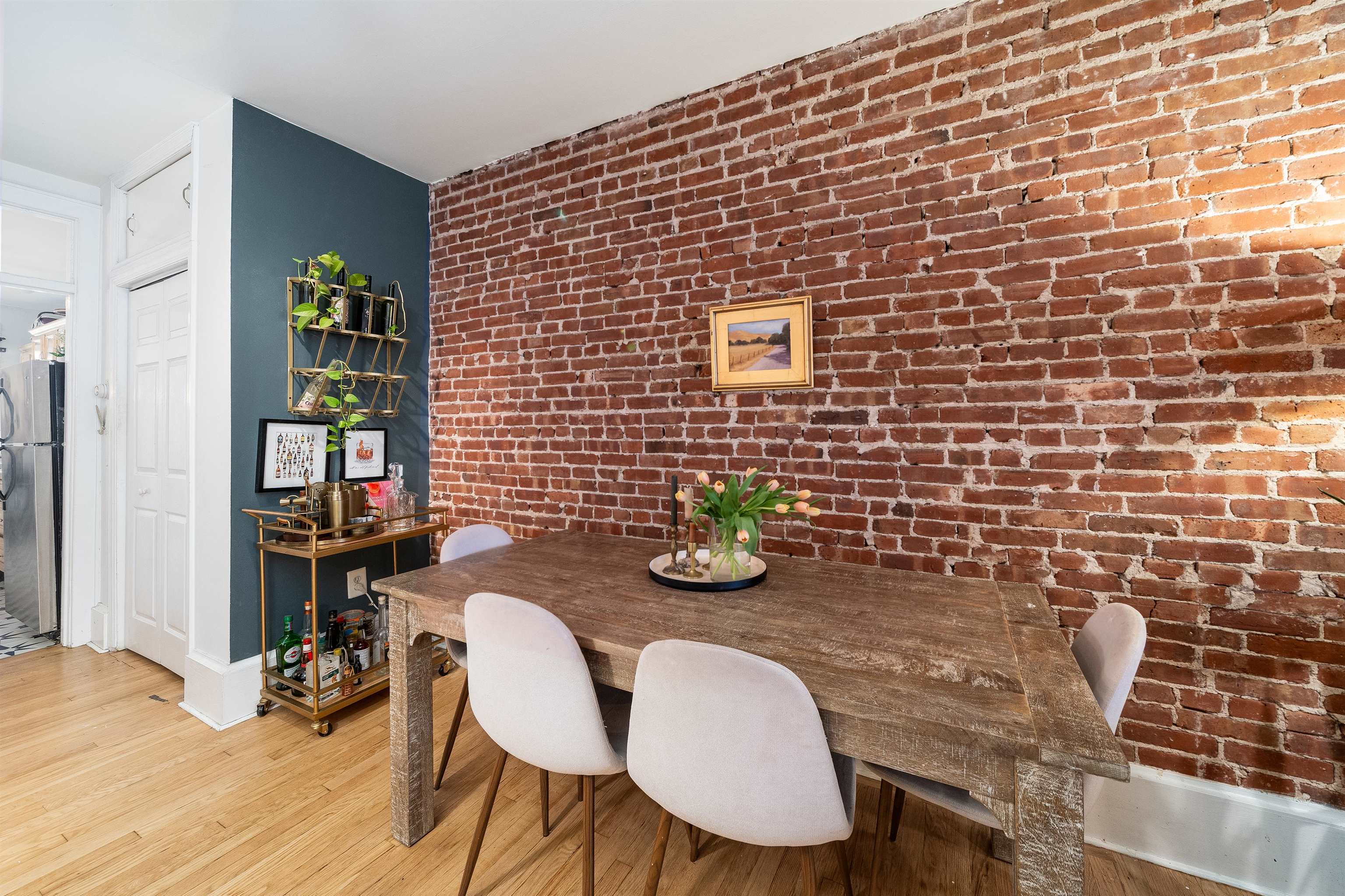 360 8TH ST Unit: 4