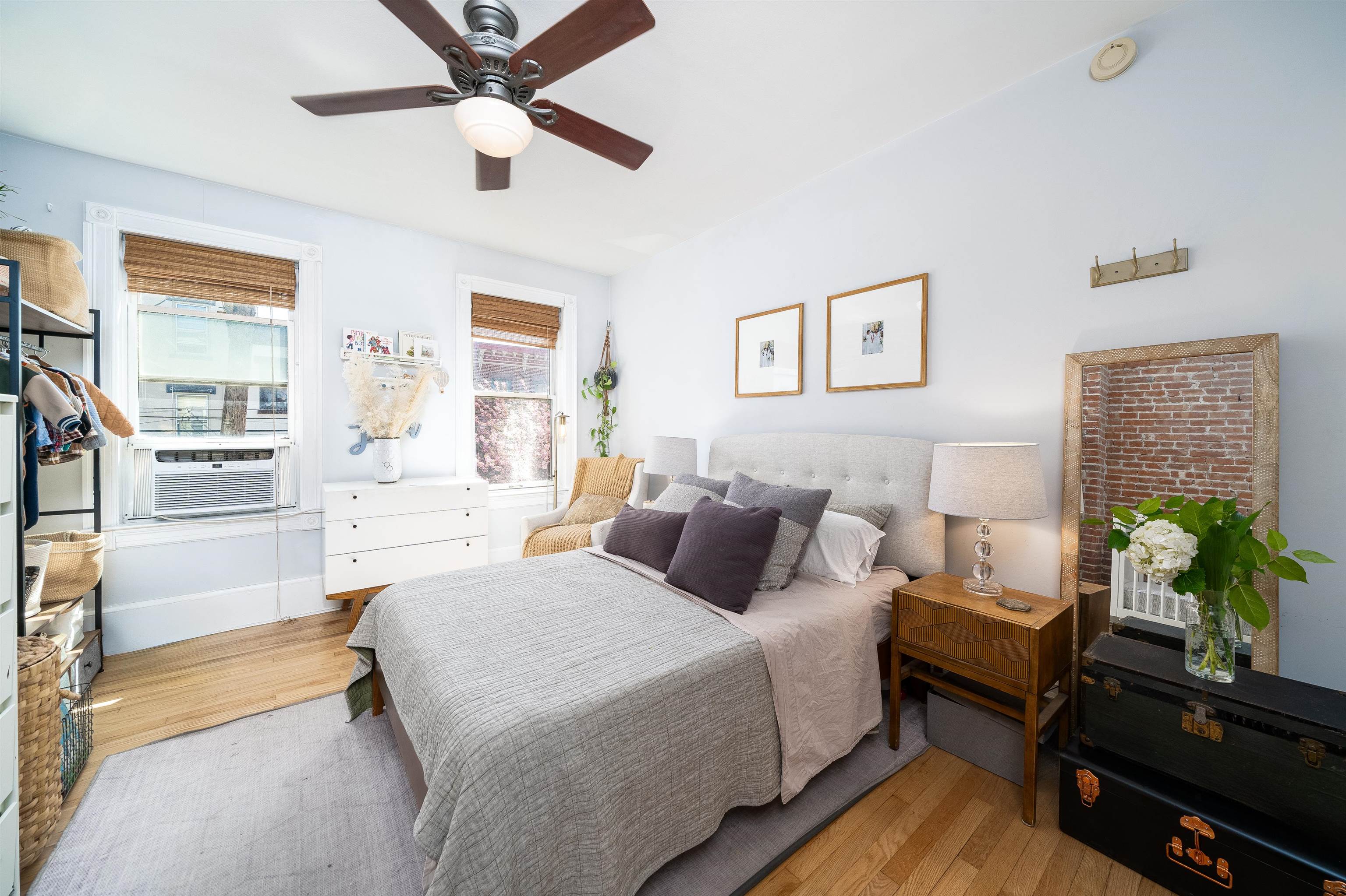 360 8TH ST Unit: 4