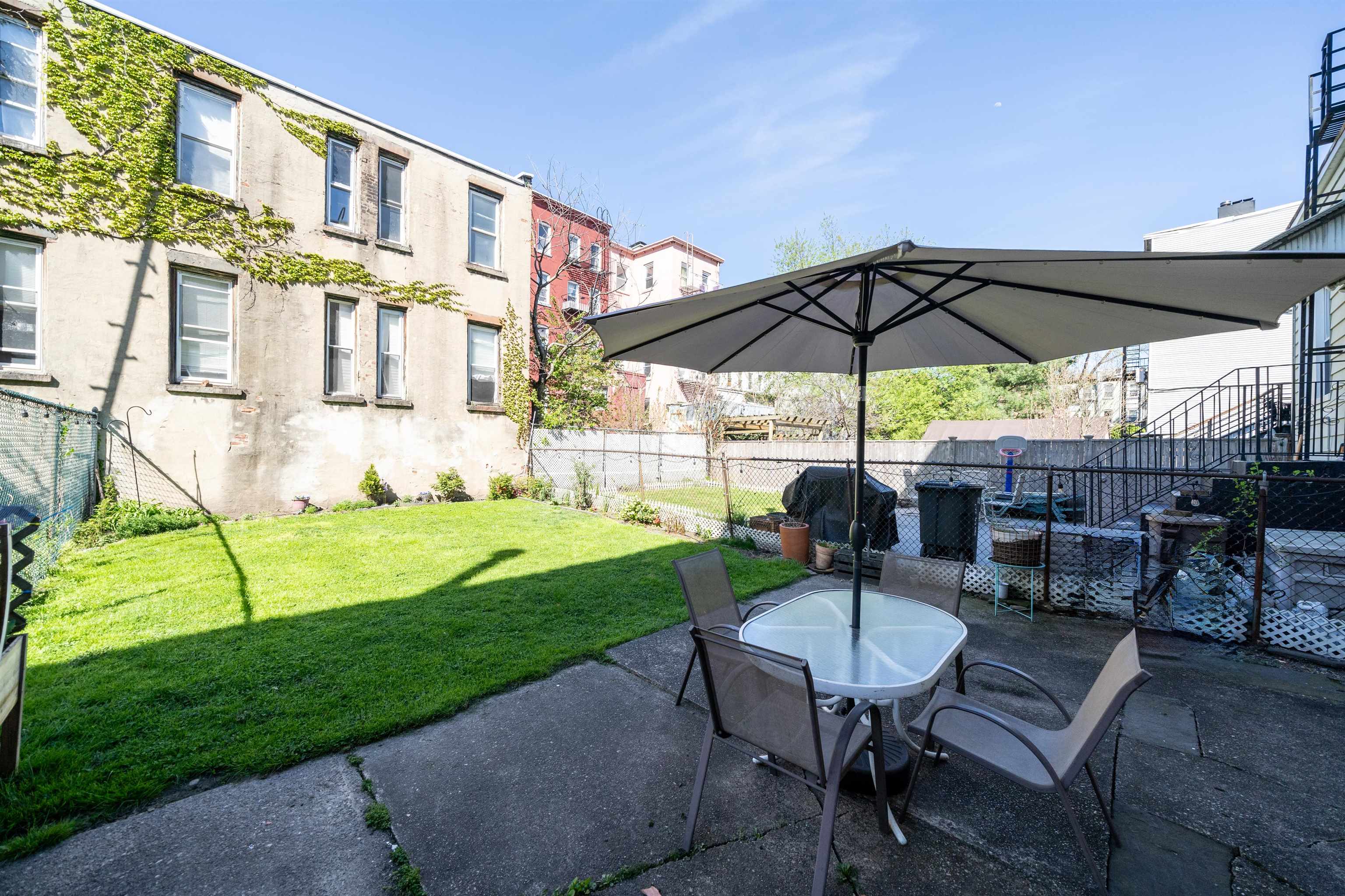 360 8TH ST Unit: 4
