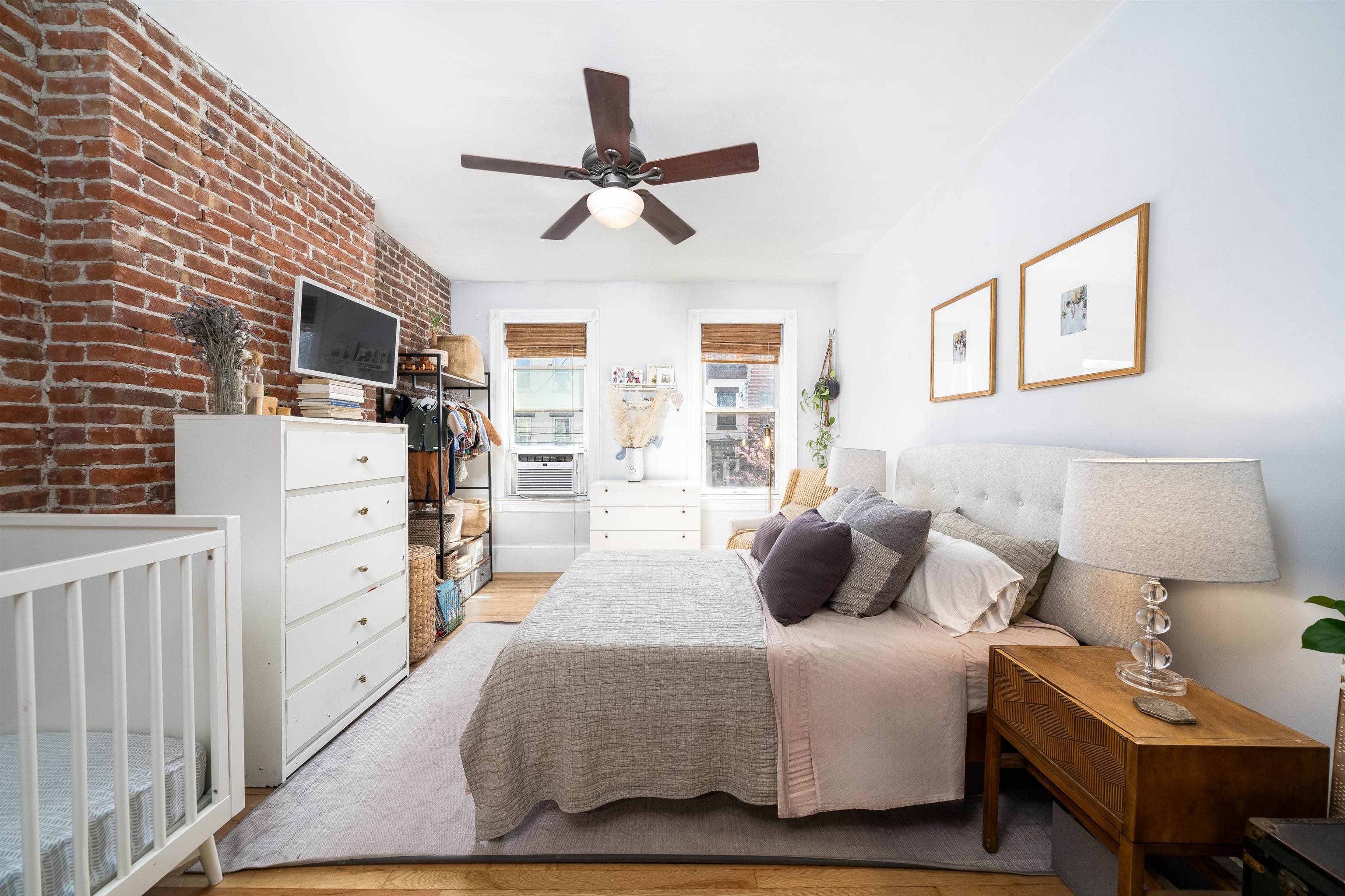 360 8TH ST Unit: 4