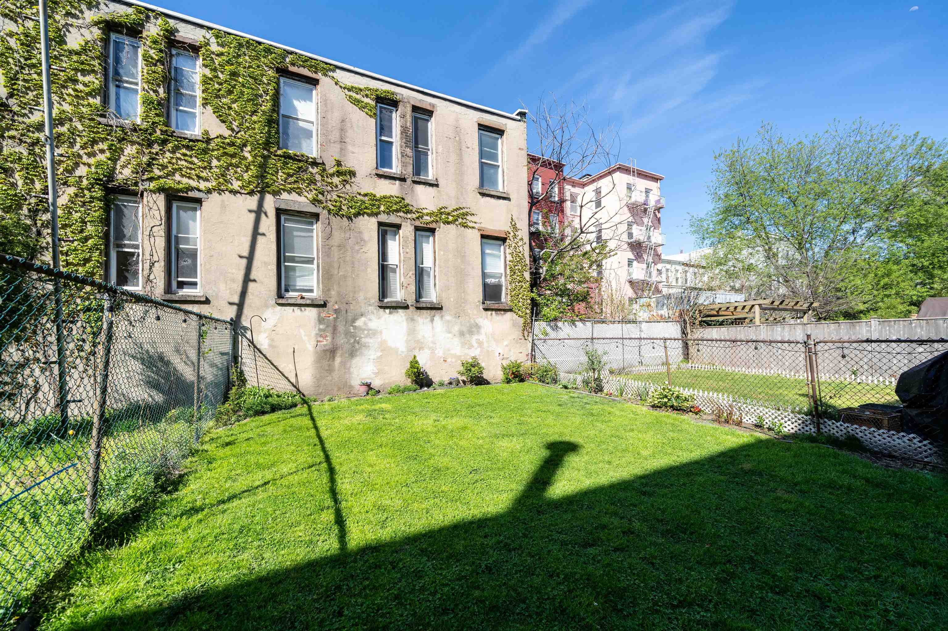 360 8TH ST Unit: 4