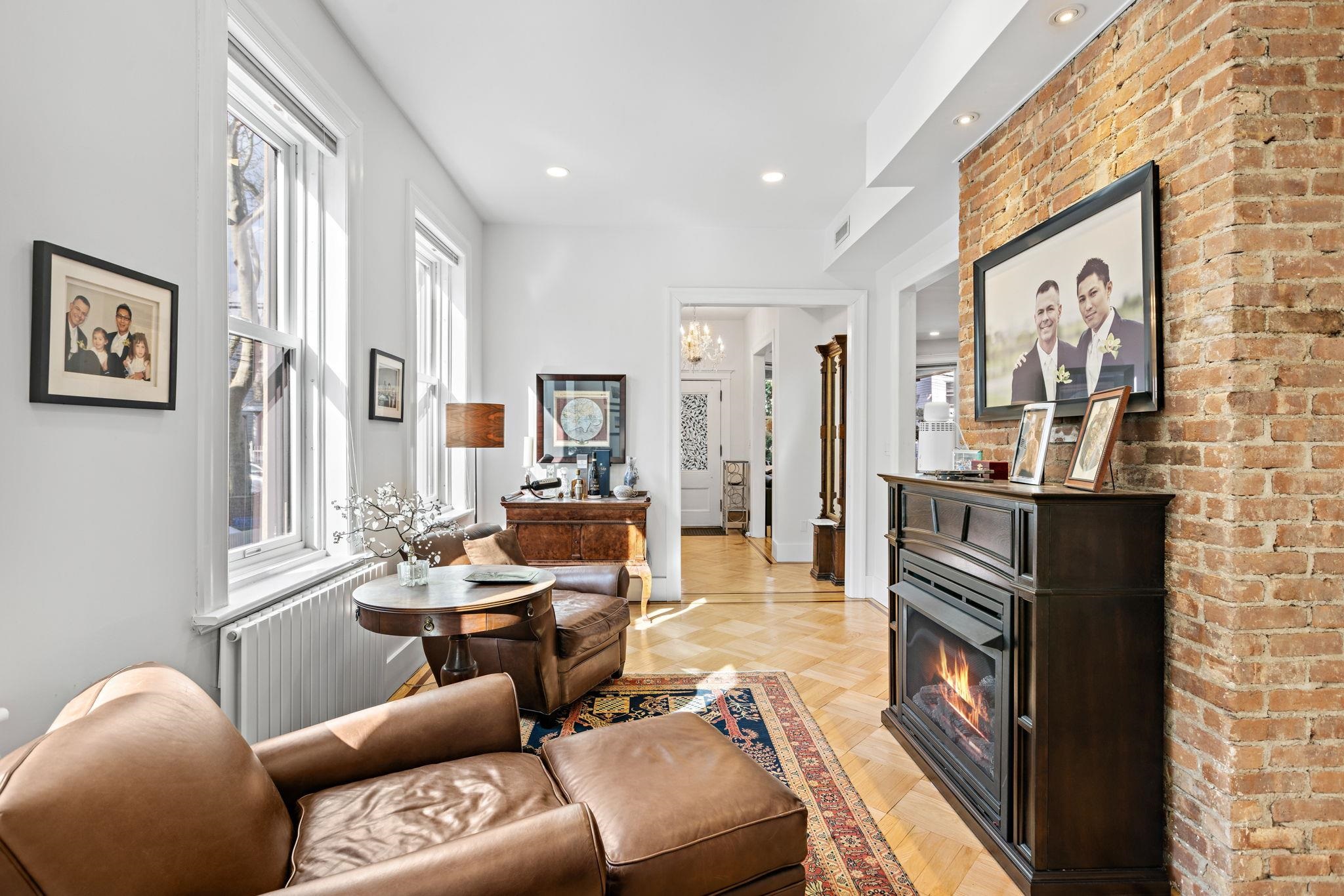15 RESERVOIR AVE