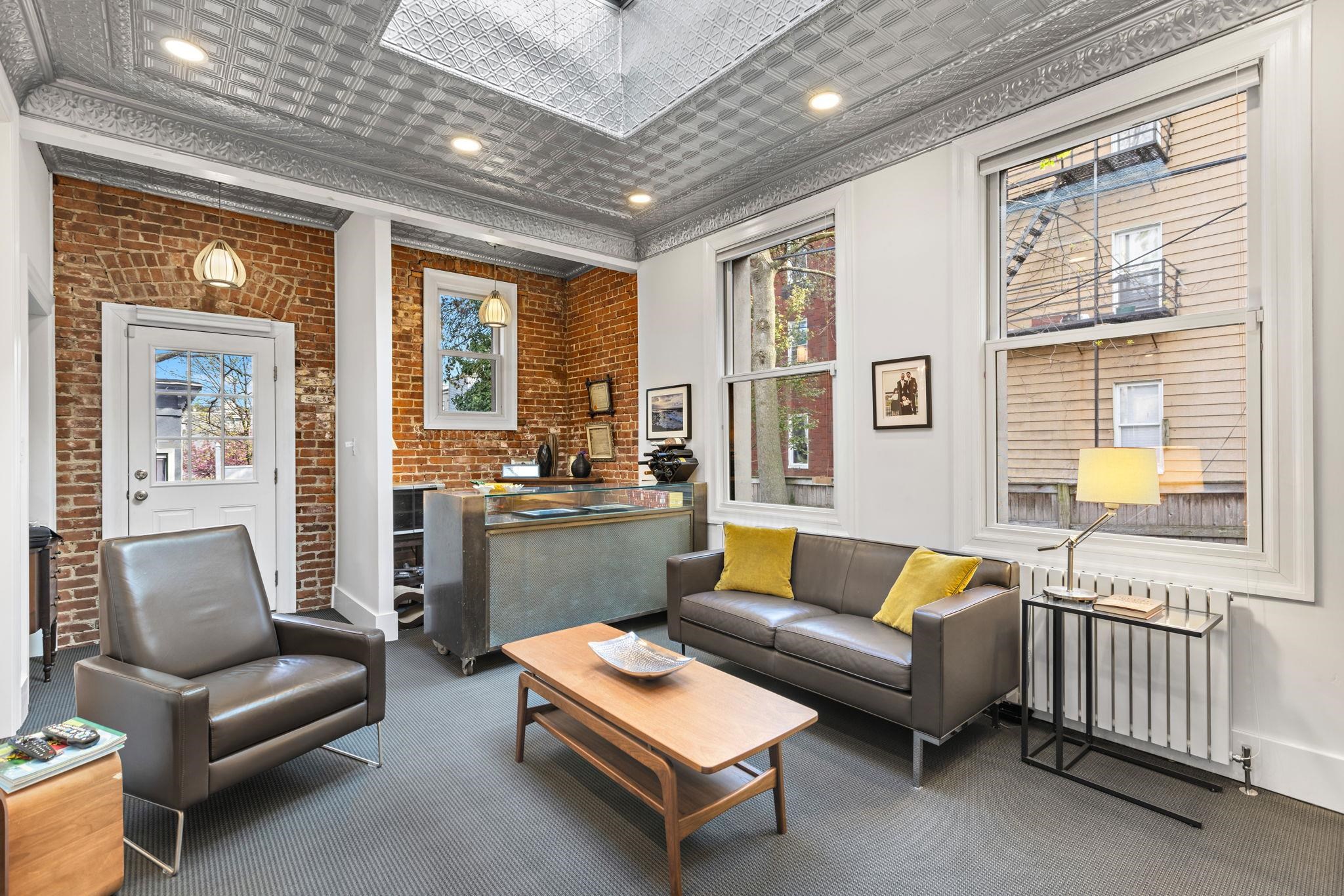 15 RESERVOIR AVE