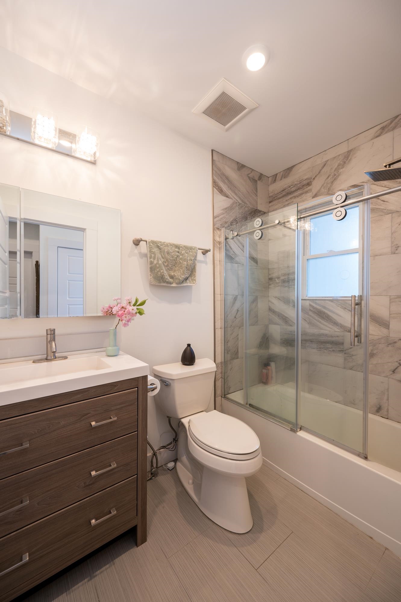 246 PINE ST Unit: 1