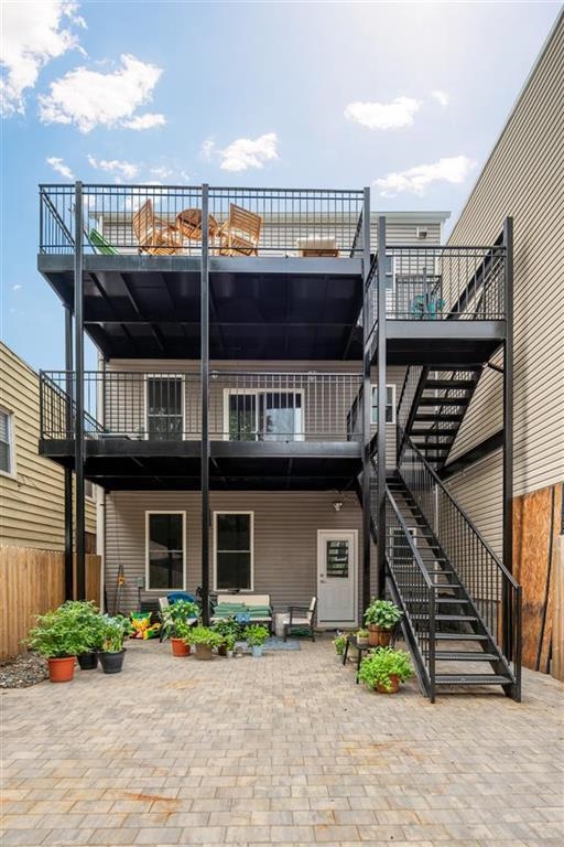 246 PINE ST Unit: 1