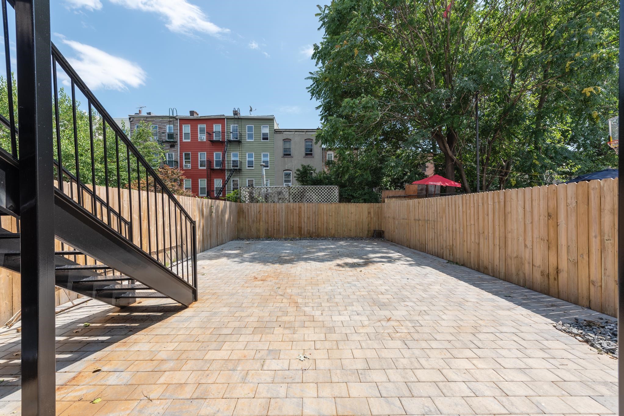 246 PINE ST Unit: 1