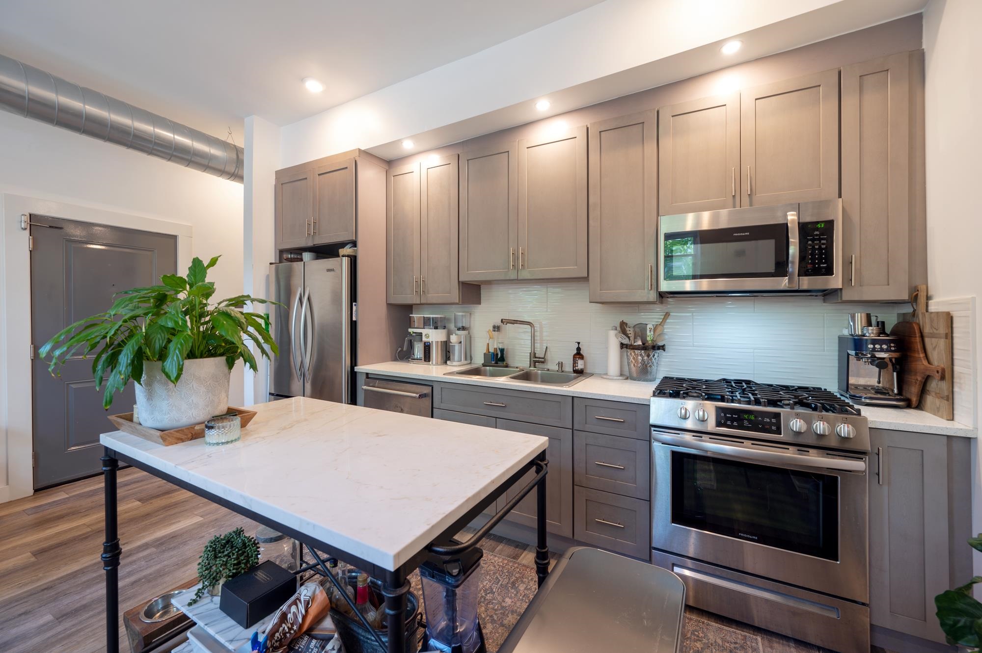 246 PINE ST Unit: 1