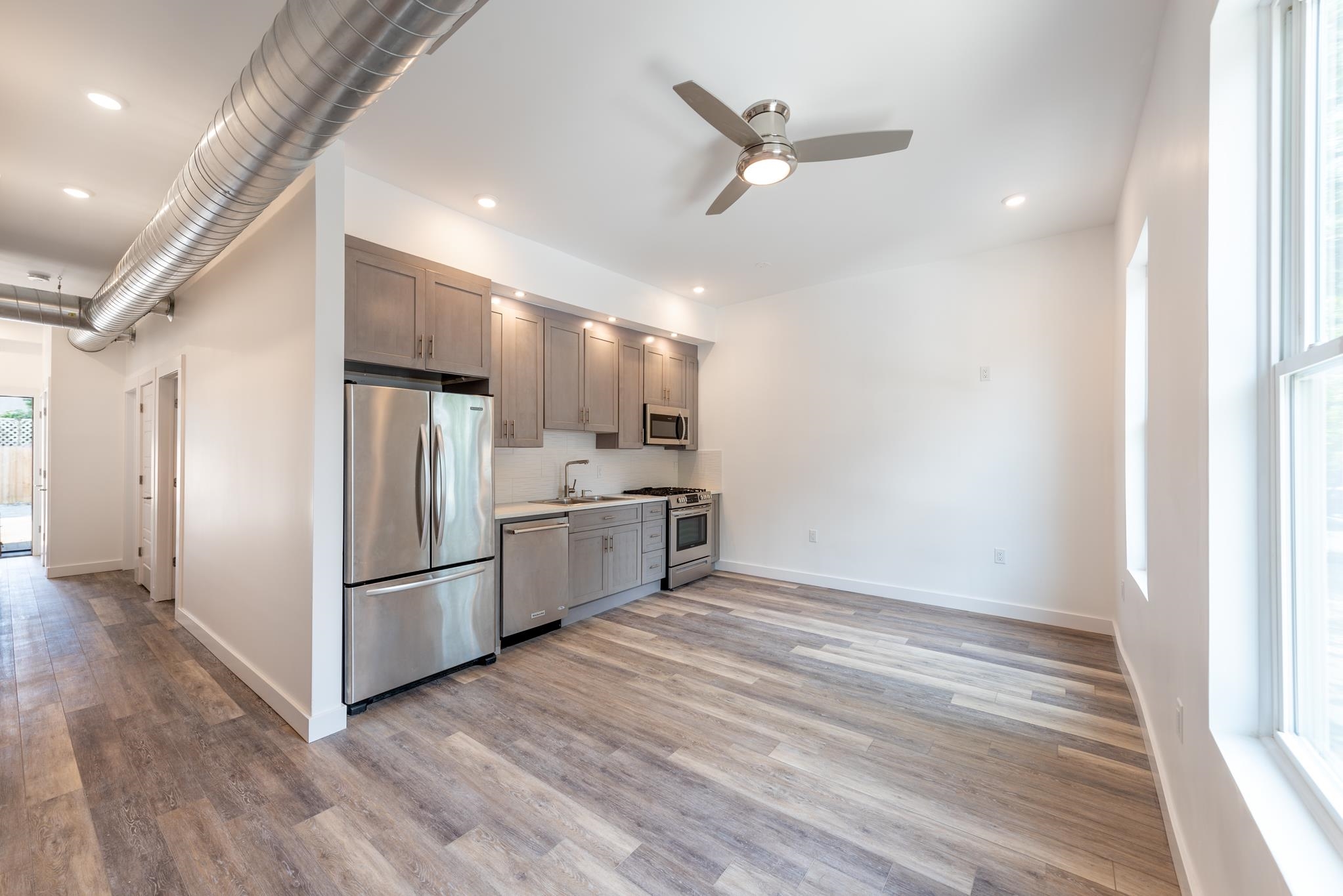 246 PINE ST Unit: 1