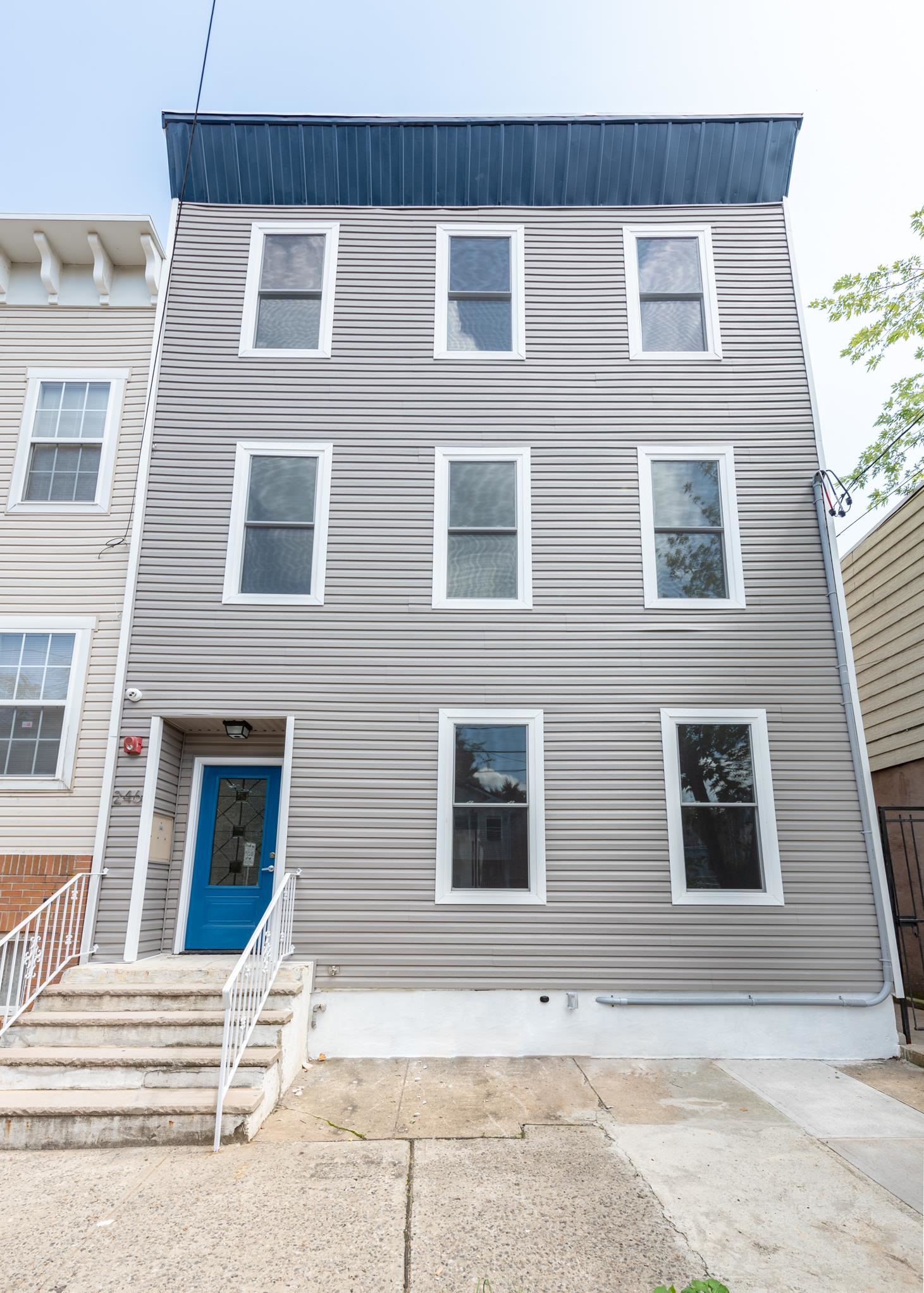 246 PINE ST Unit: 1