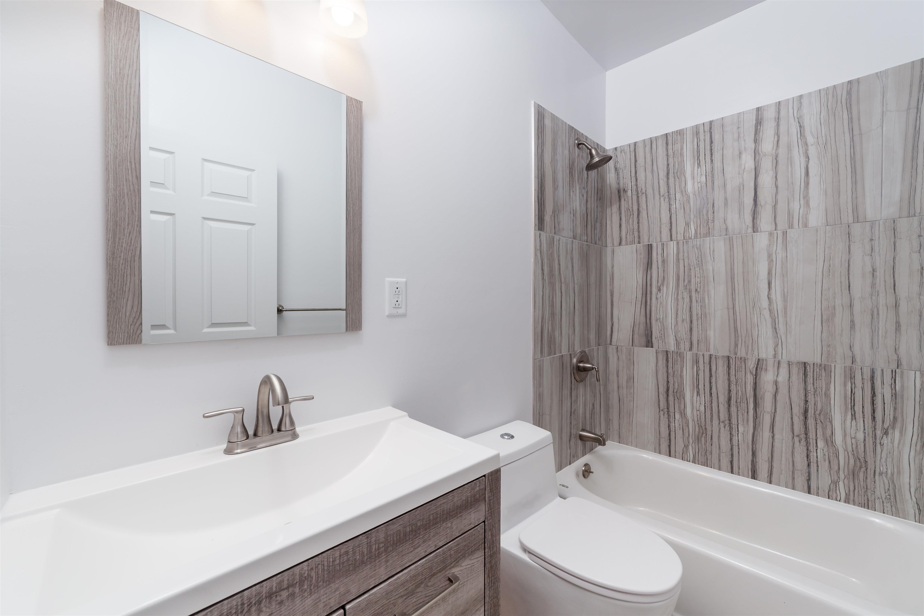 435 PACIFIC AVE Unit: Top Floor