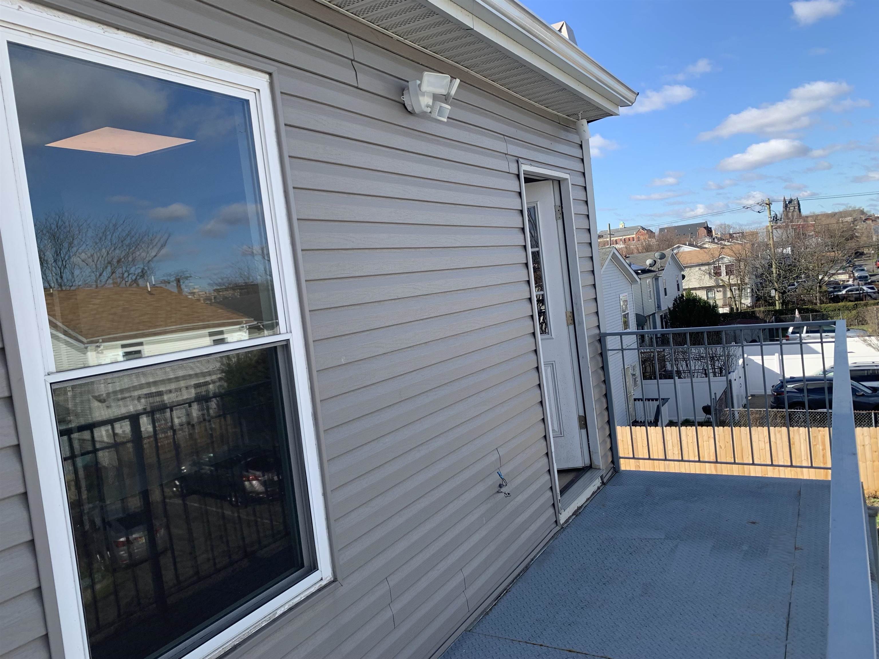 435 PACIFIC AVE Unit: Top Floor