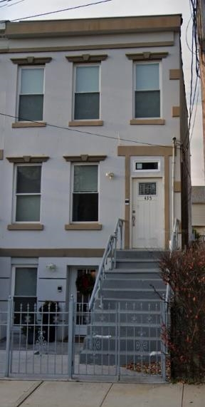 435 PACIFIC AVE Unit: Top Floor