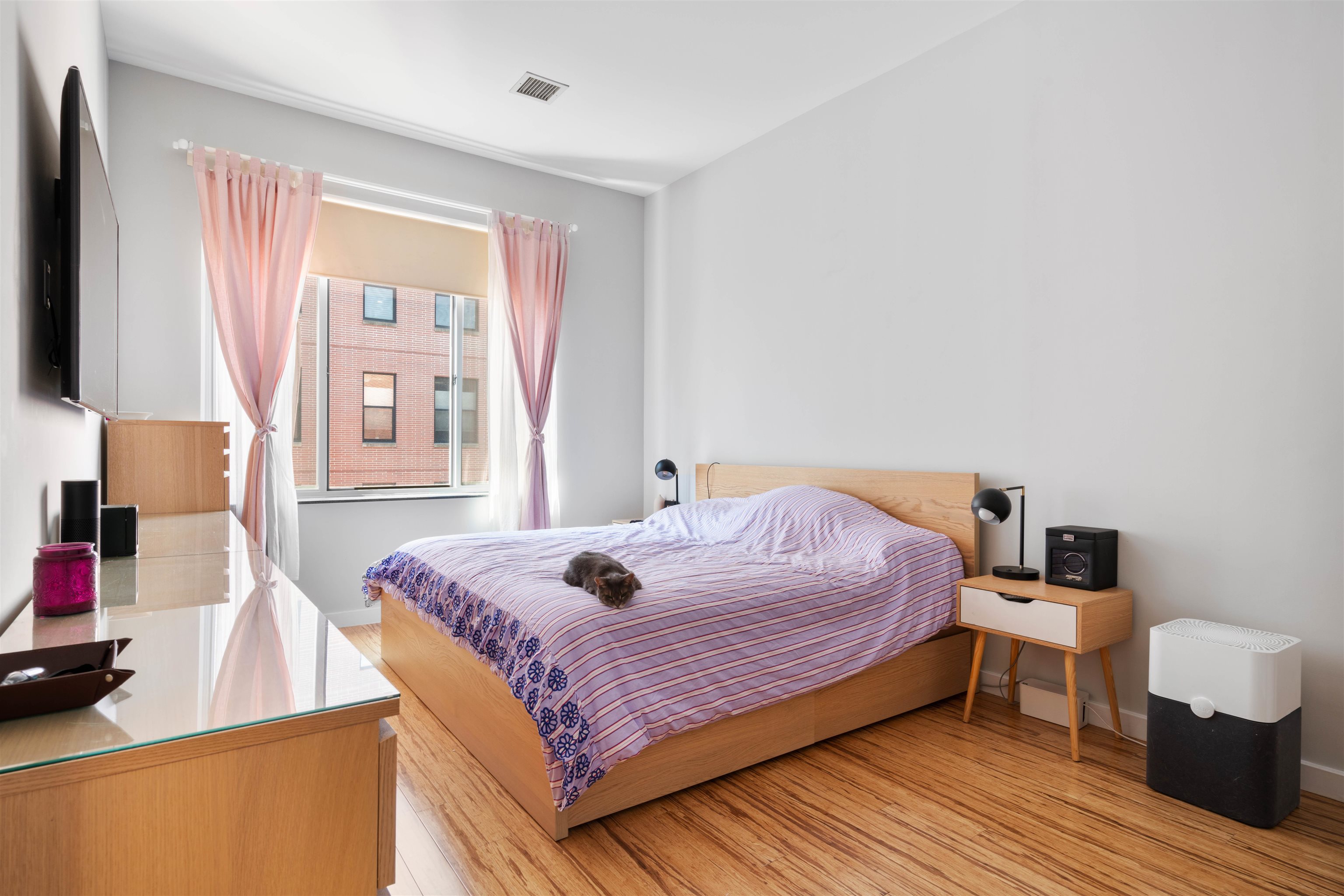 25 MCWILLIAMS PL Unit: PH 507