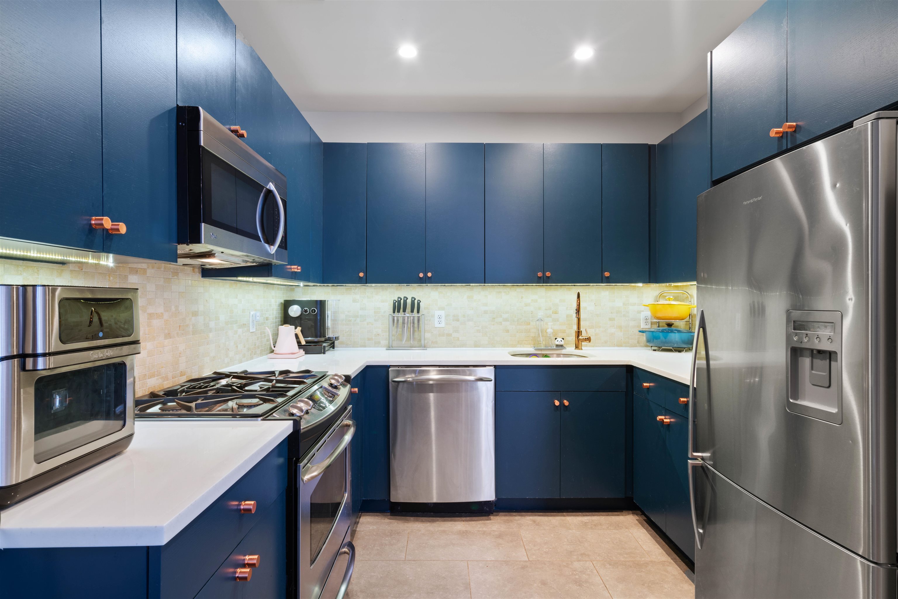 25 MCWILLIAMS PL Unit: PH 507