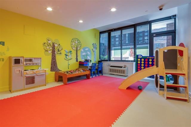 389 WASHINGTON ST Unit: 20B