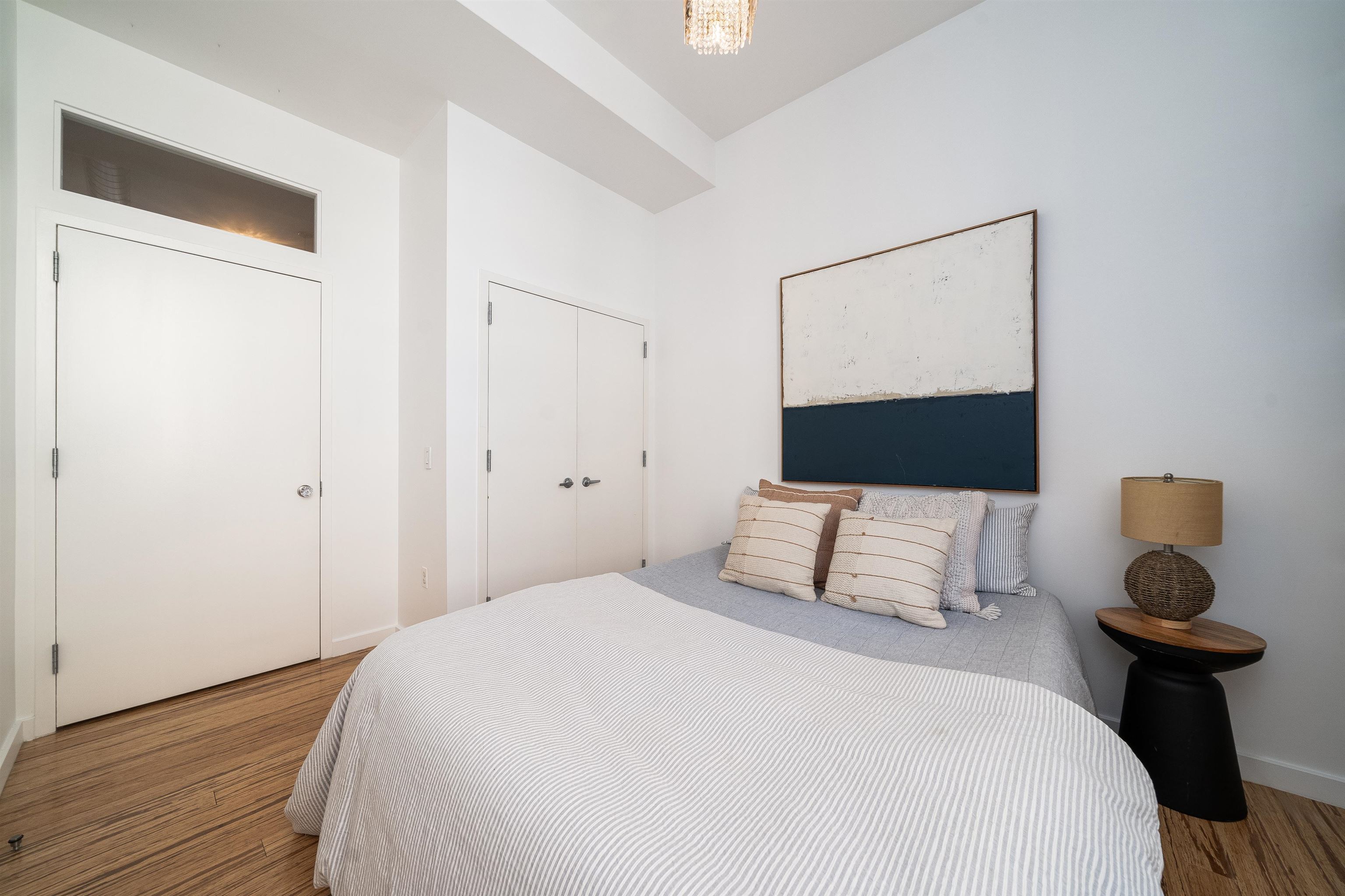 232 PAVONIA AVE Unit: 323