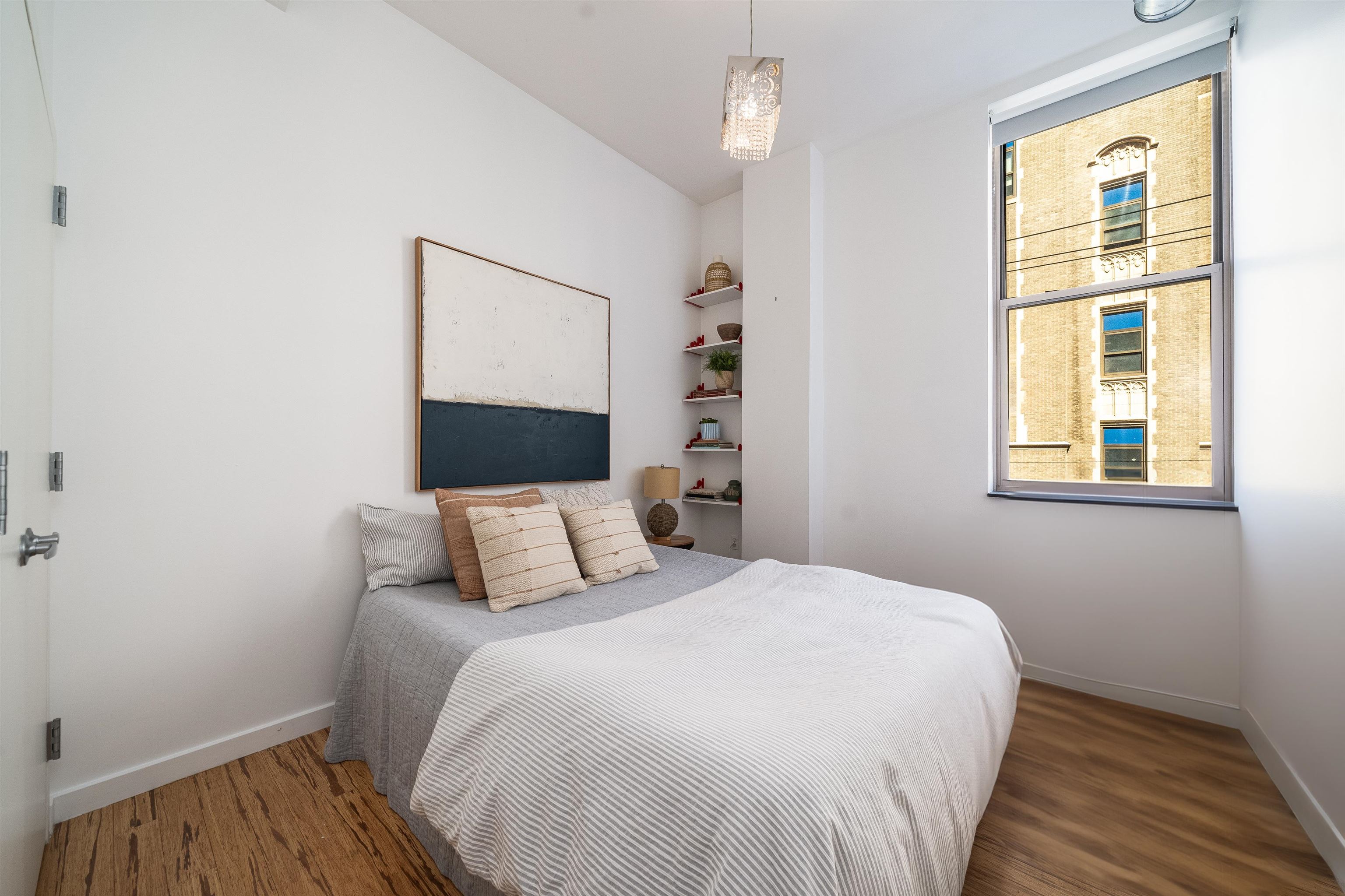 232 PAVONIA AVE Unit: 323