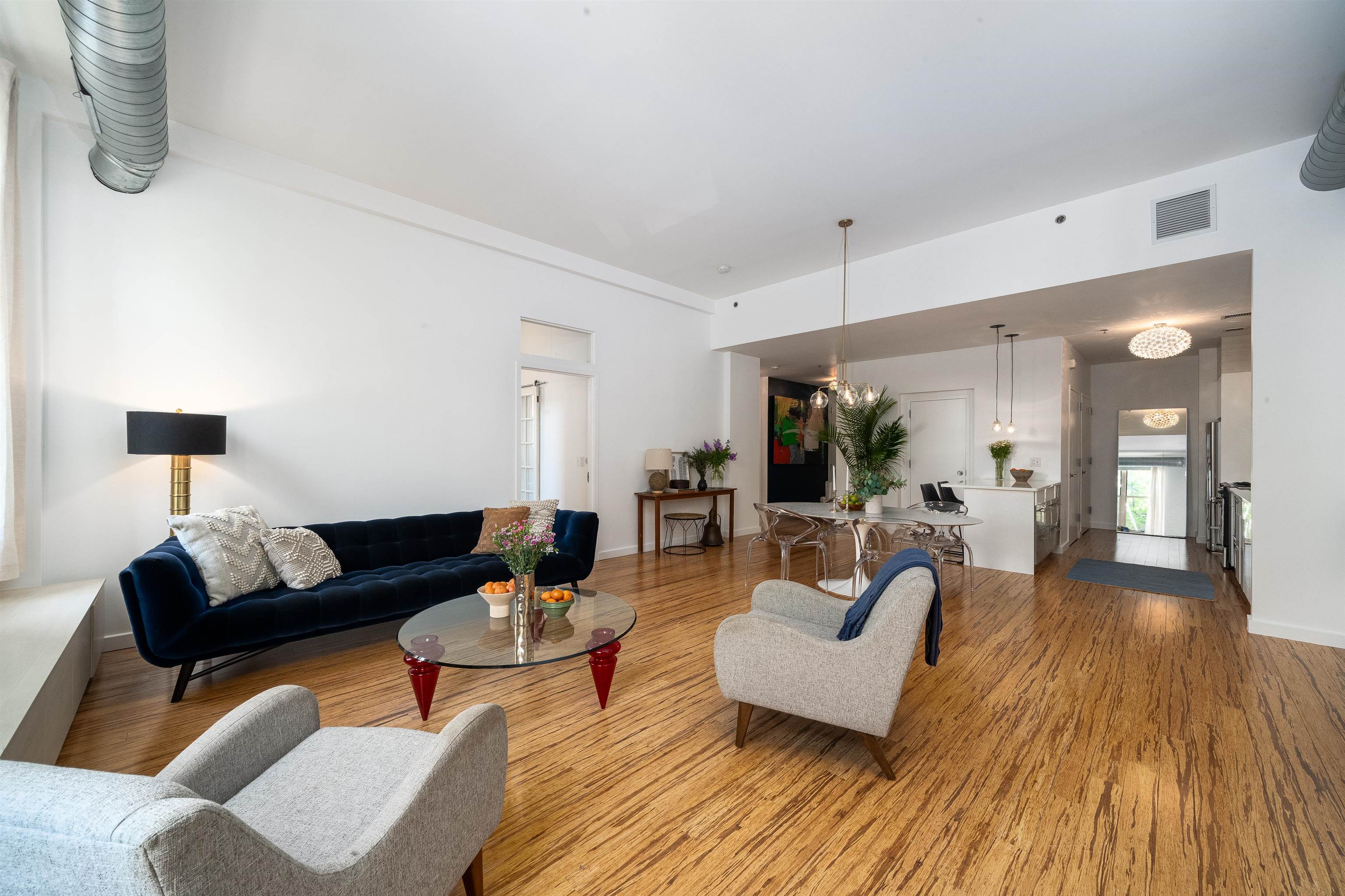 232 PAVONIA AVE Unit: 323