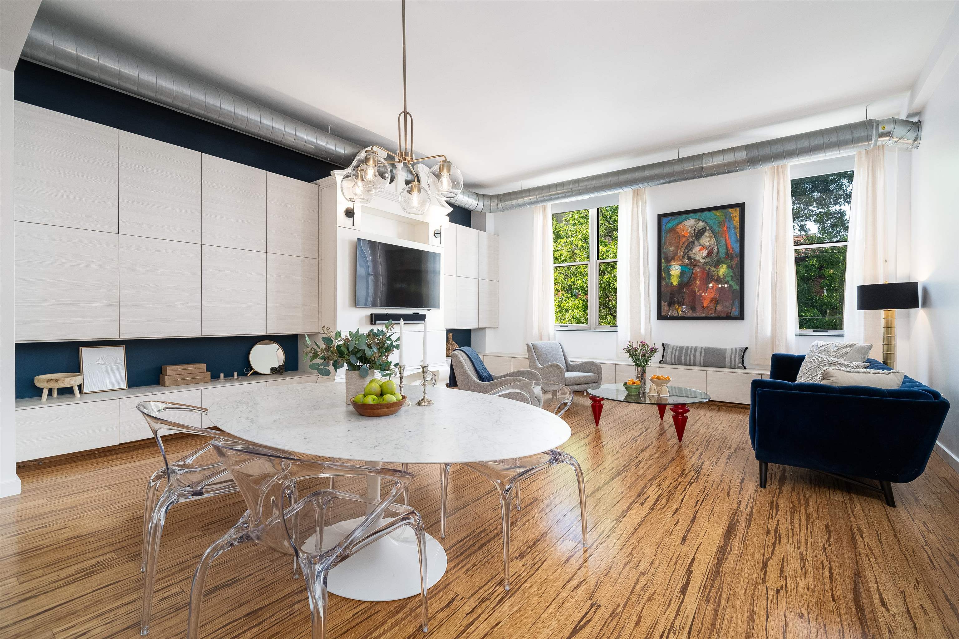 232 PAVONIA AVE Unit: 323