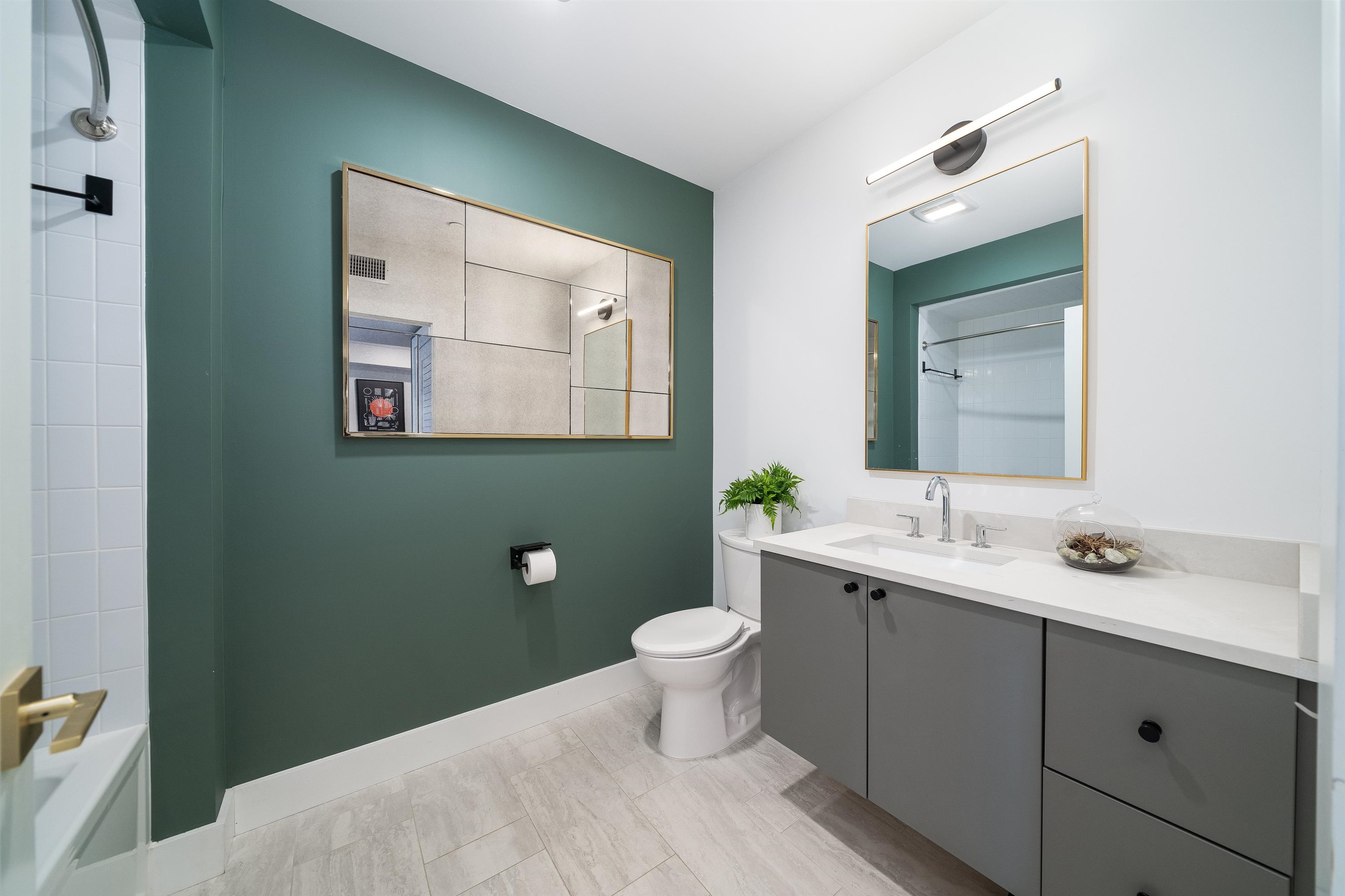 386 5TH ST Unit: 102