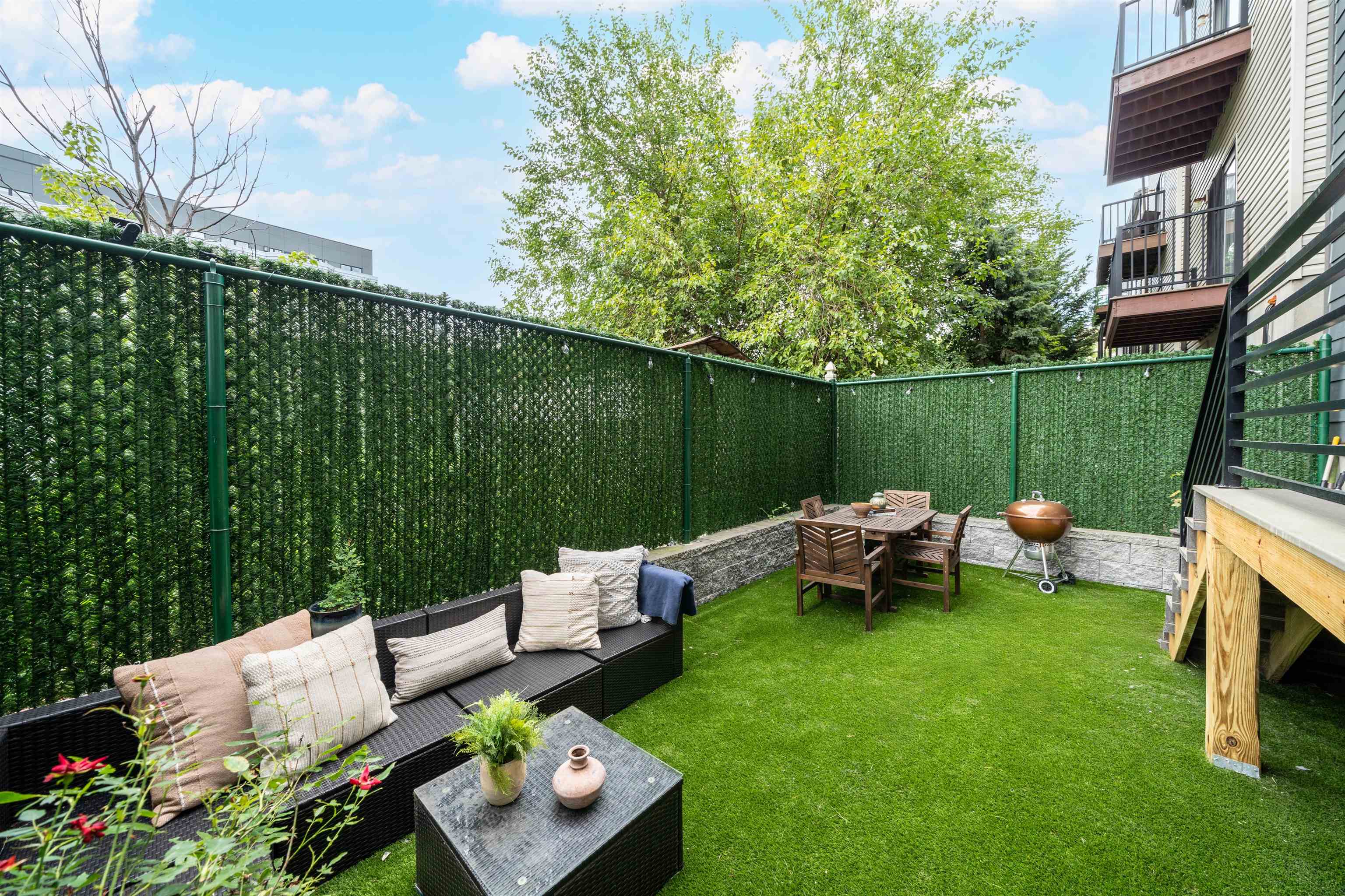 386 5TH ST Unit: 102