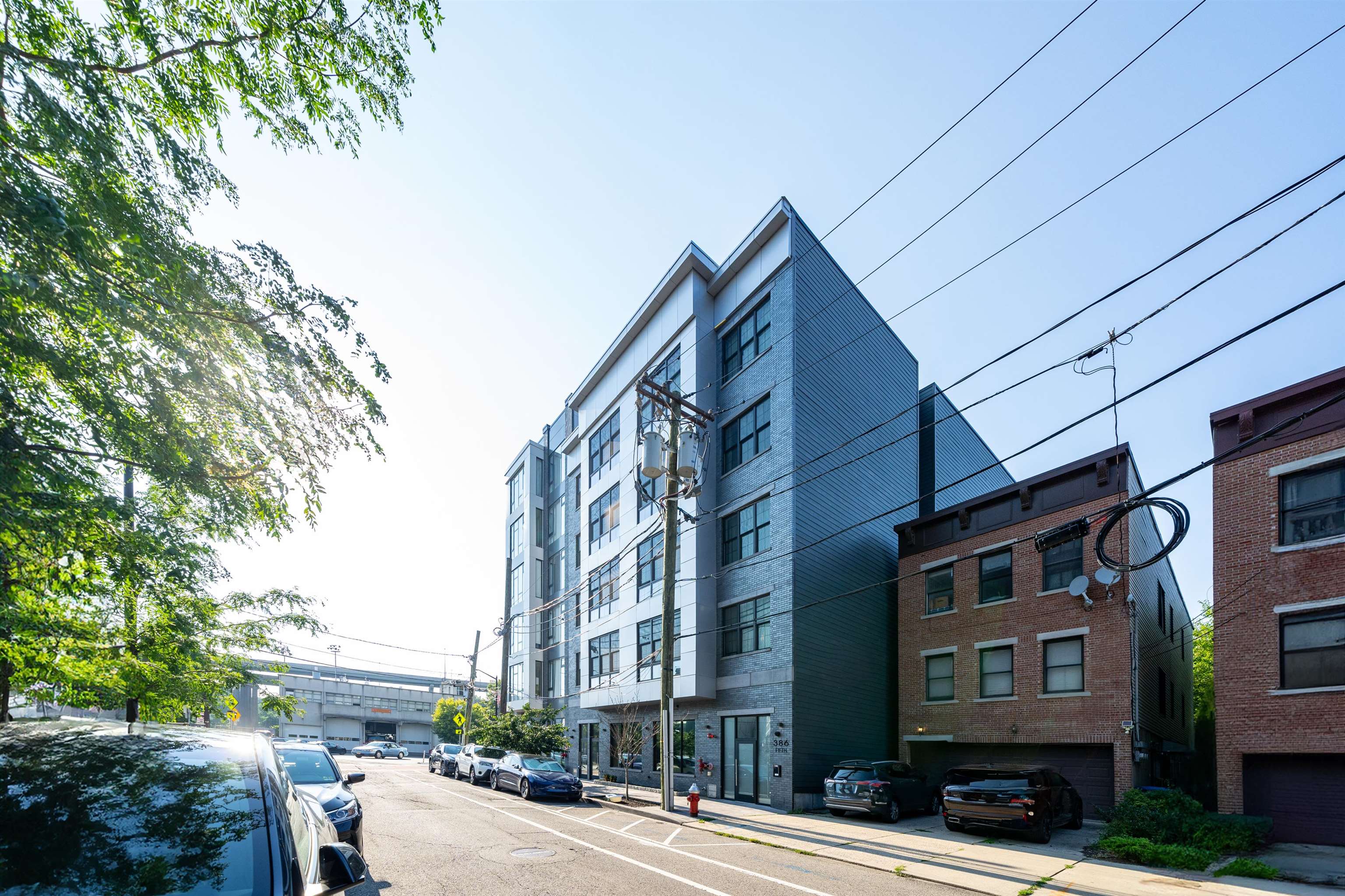 386 5TH ST Unit: 102