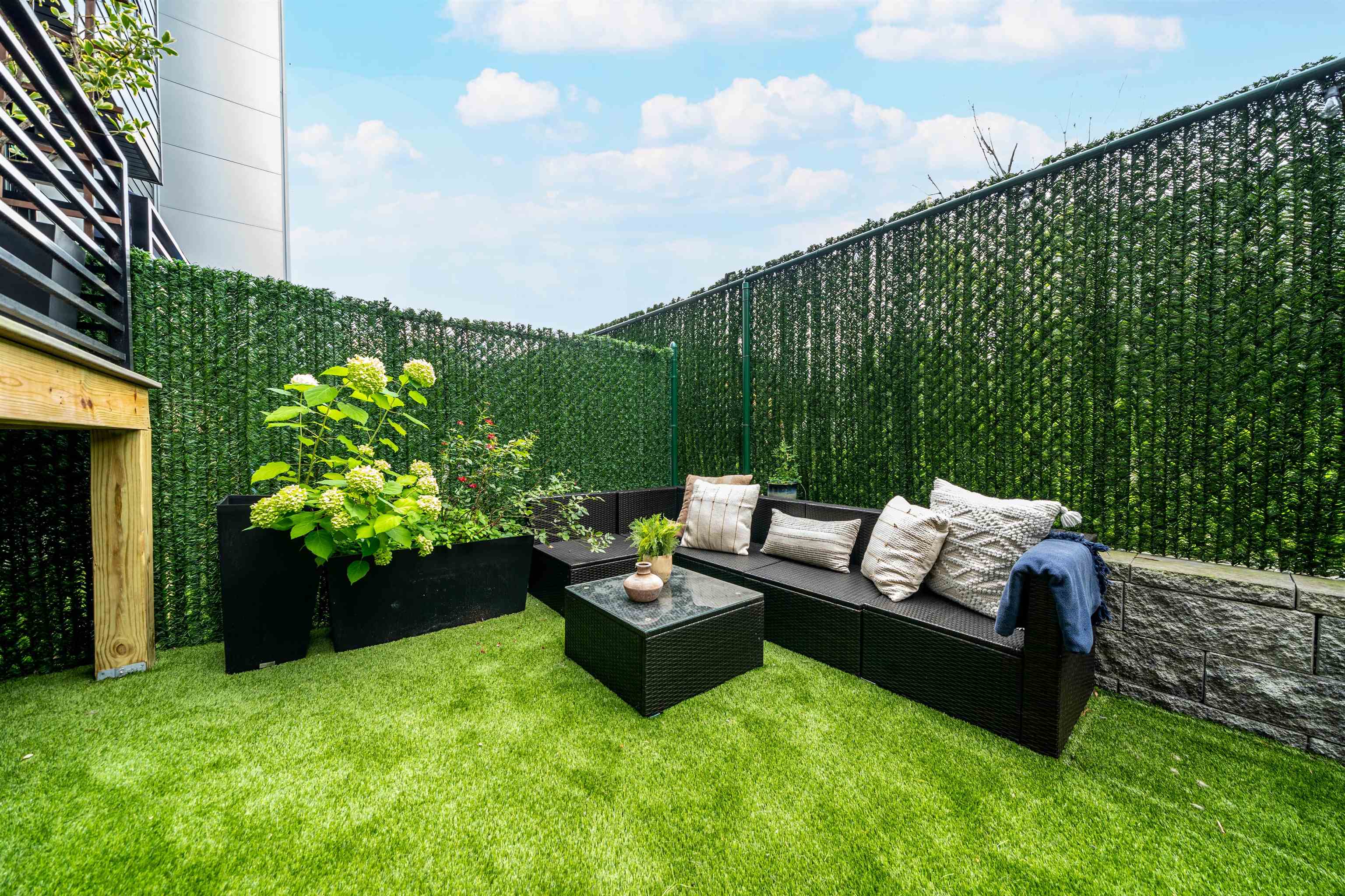 386 5TH ST Unit: 102