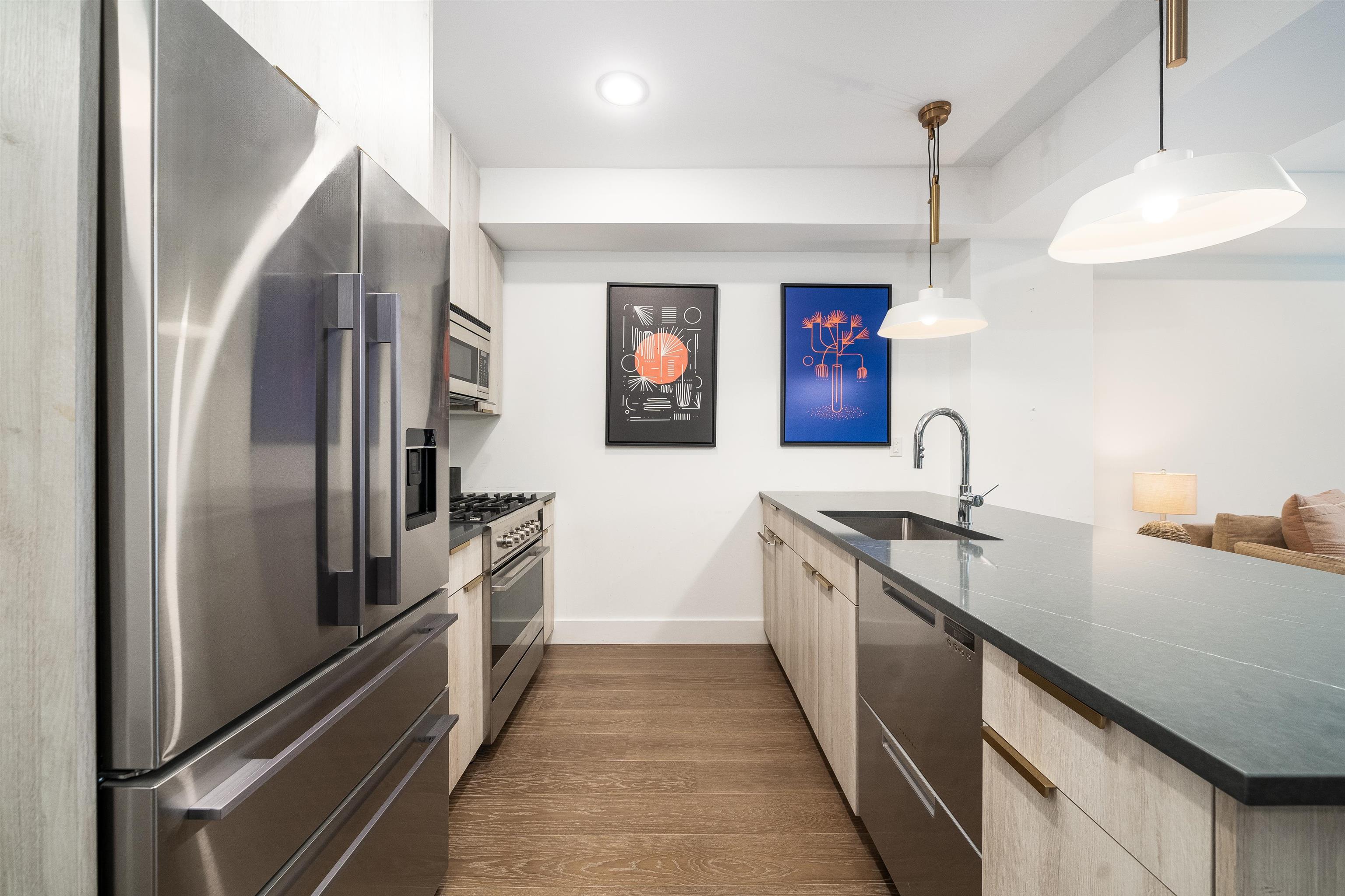 386 5TH ST Unit: 102