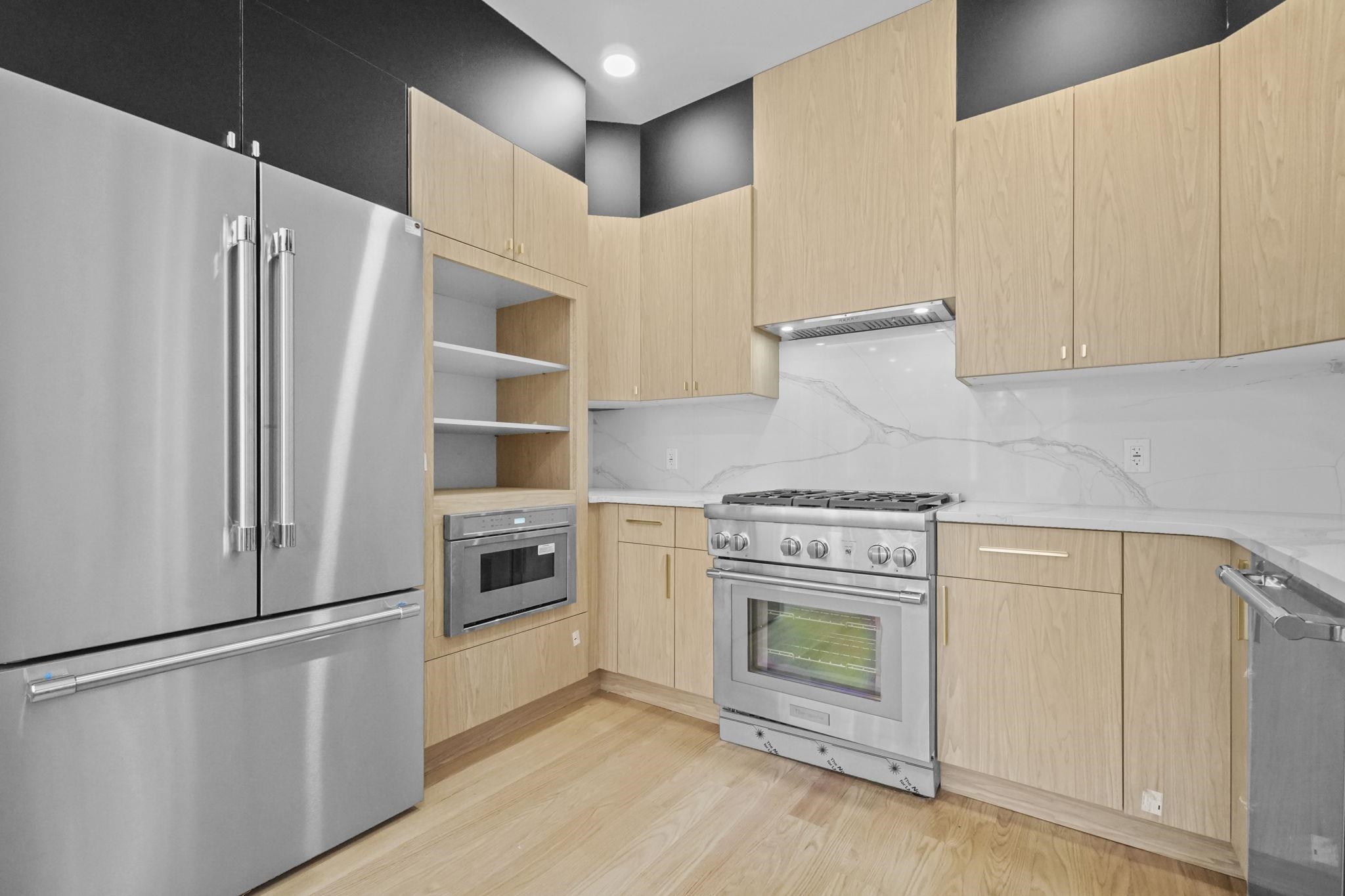 21 HIGHLAND AVE Unit: B